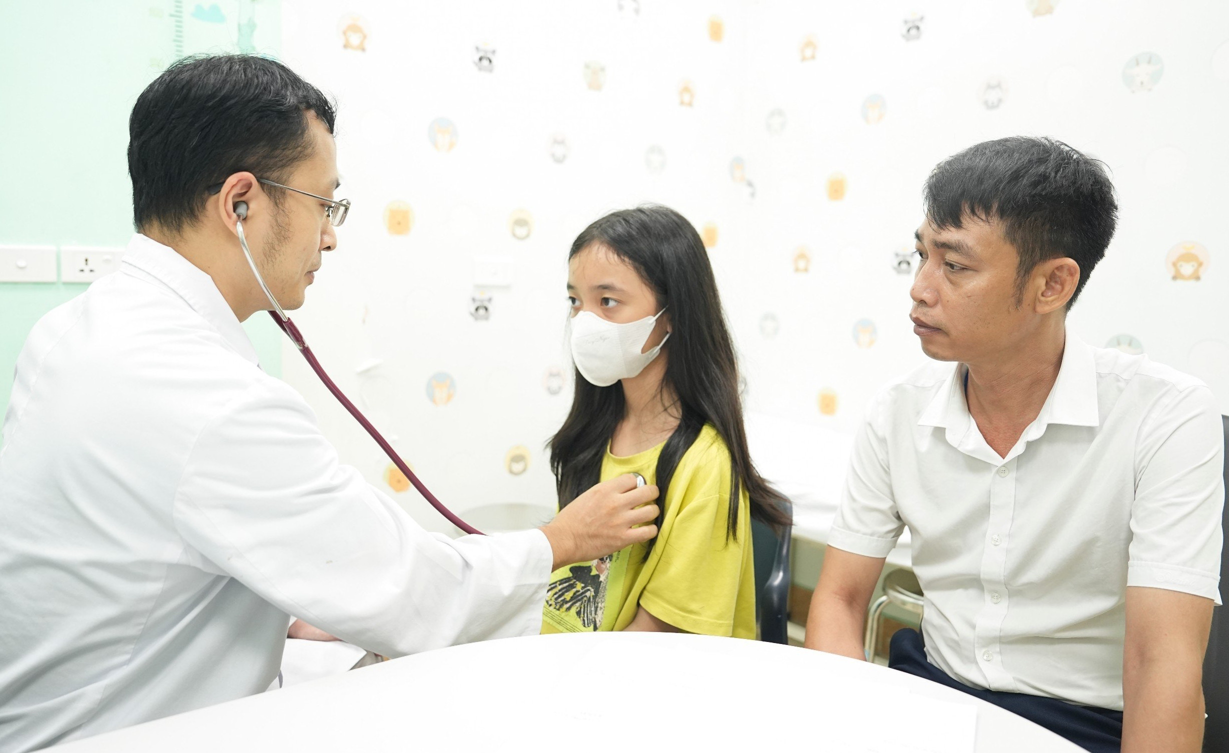 Từ ngày mai 1/8, Bệnh viện Bạch Mai mở khám ngoài giờ đến 21h