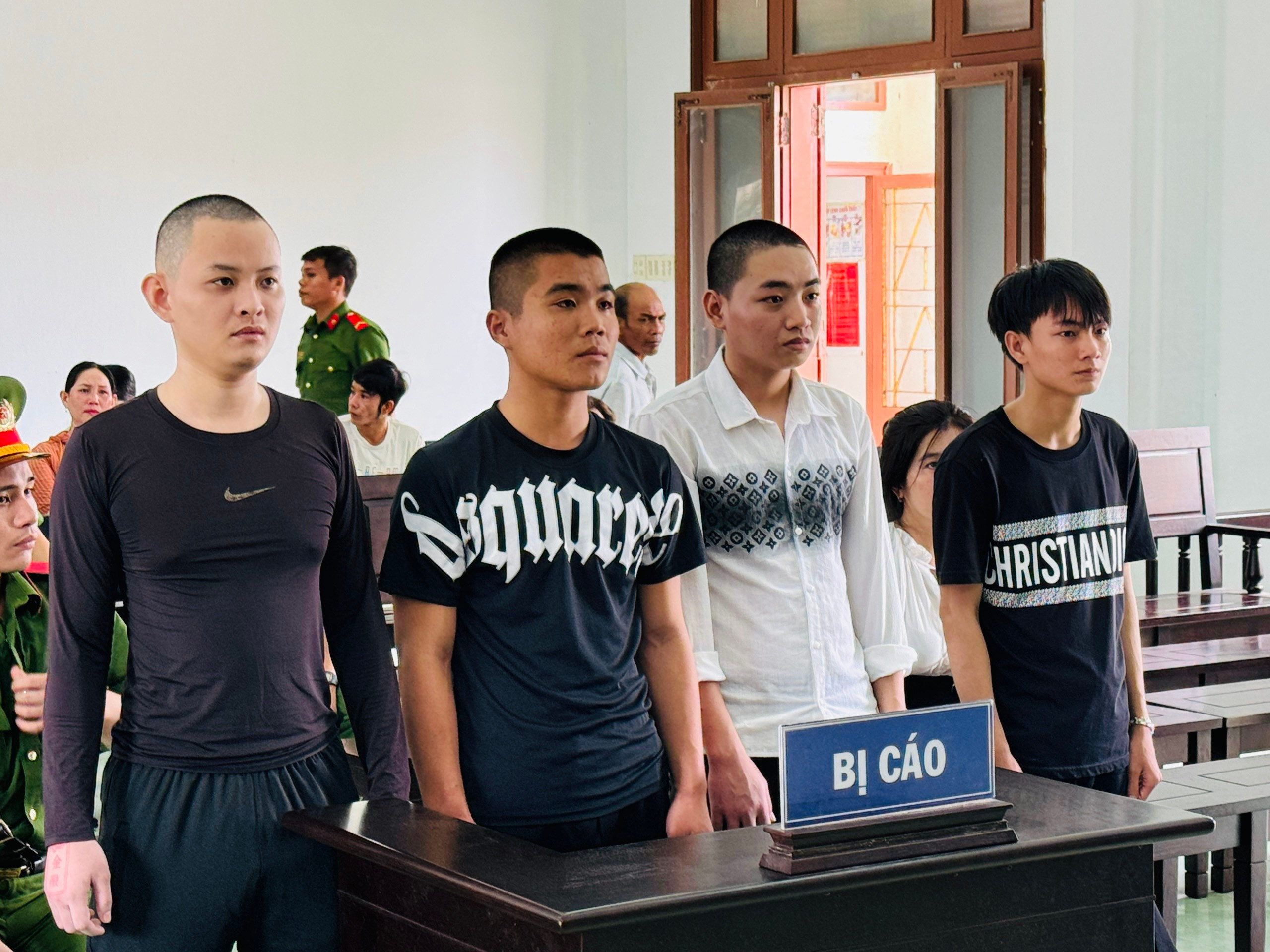 Trêu ghẹo vợ người khác, nam thanh niên bị đánh trọng thương