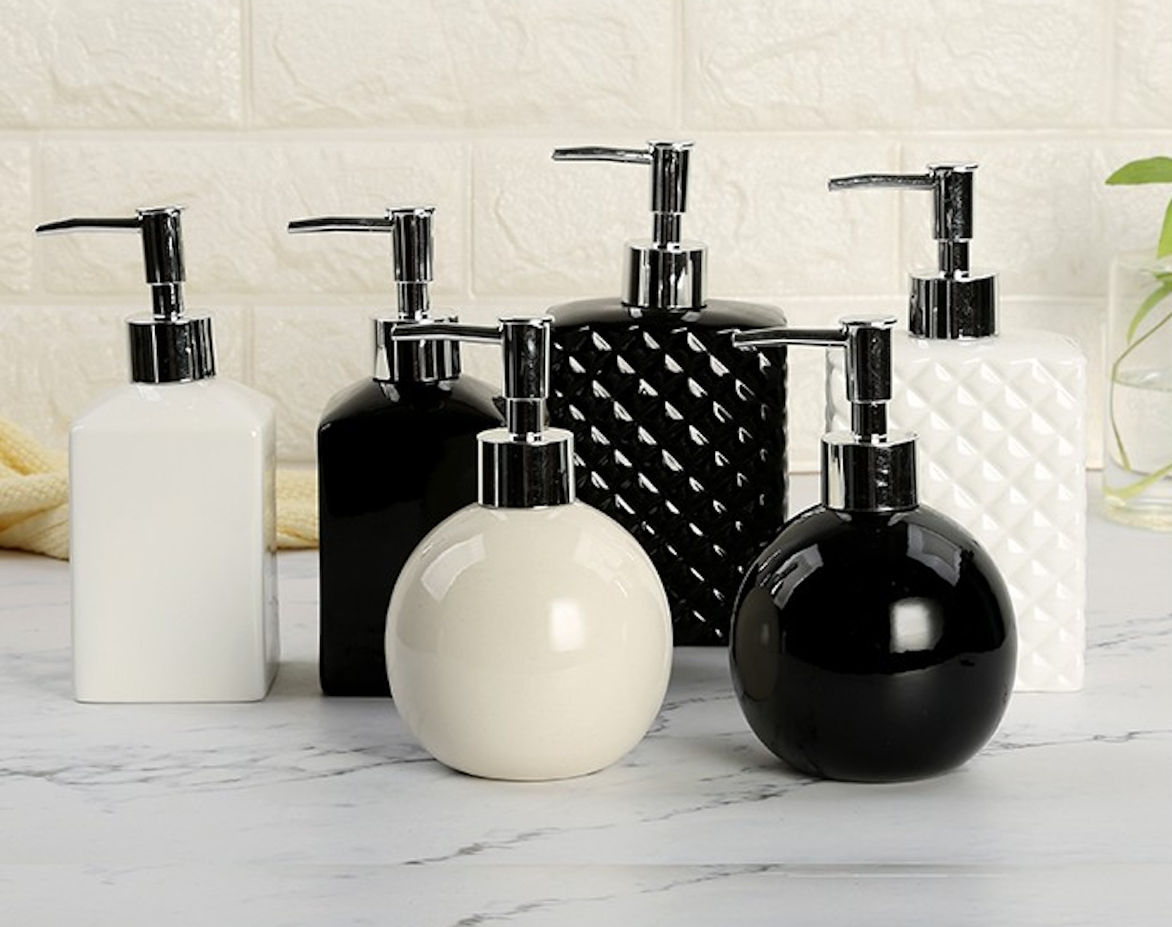 Thu hồi, tiêu hủy 206 sản phẩm mỹ phẩm của Công ty Belux Việt Nam