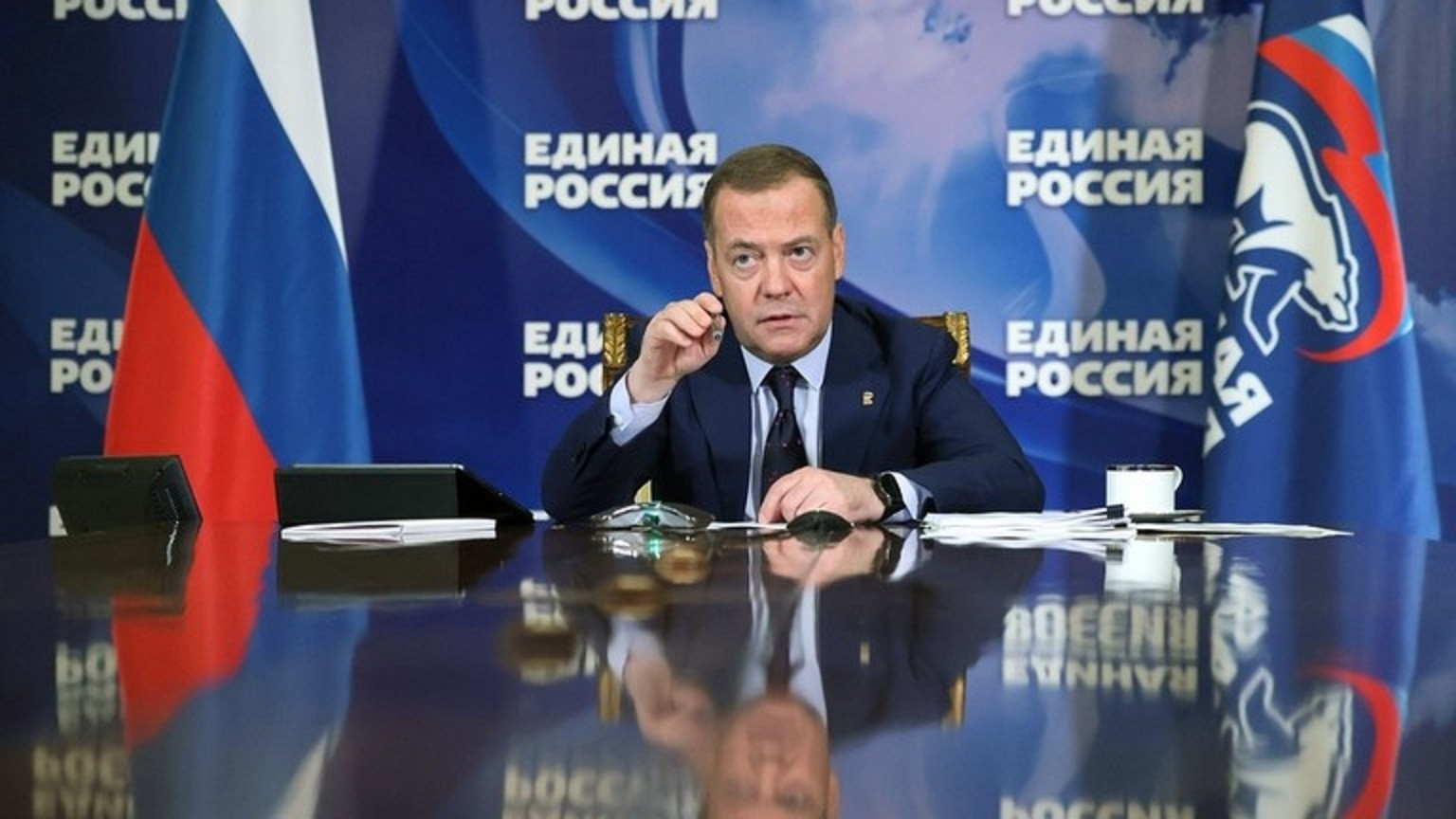 Ông Medvedev bình luận về đường đến hòa bình ở Trung Đông