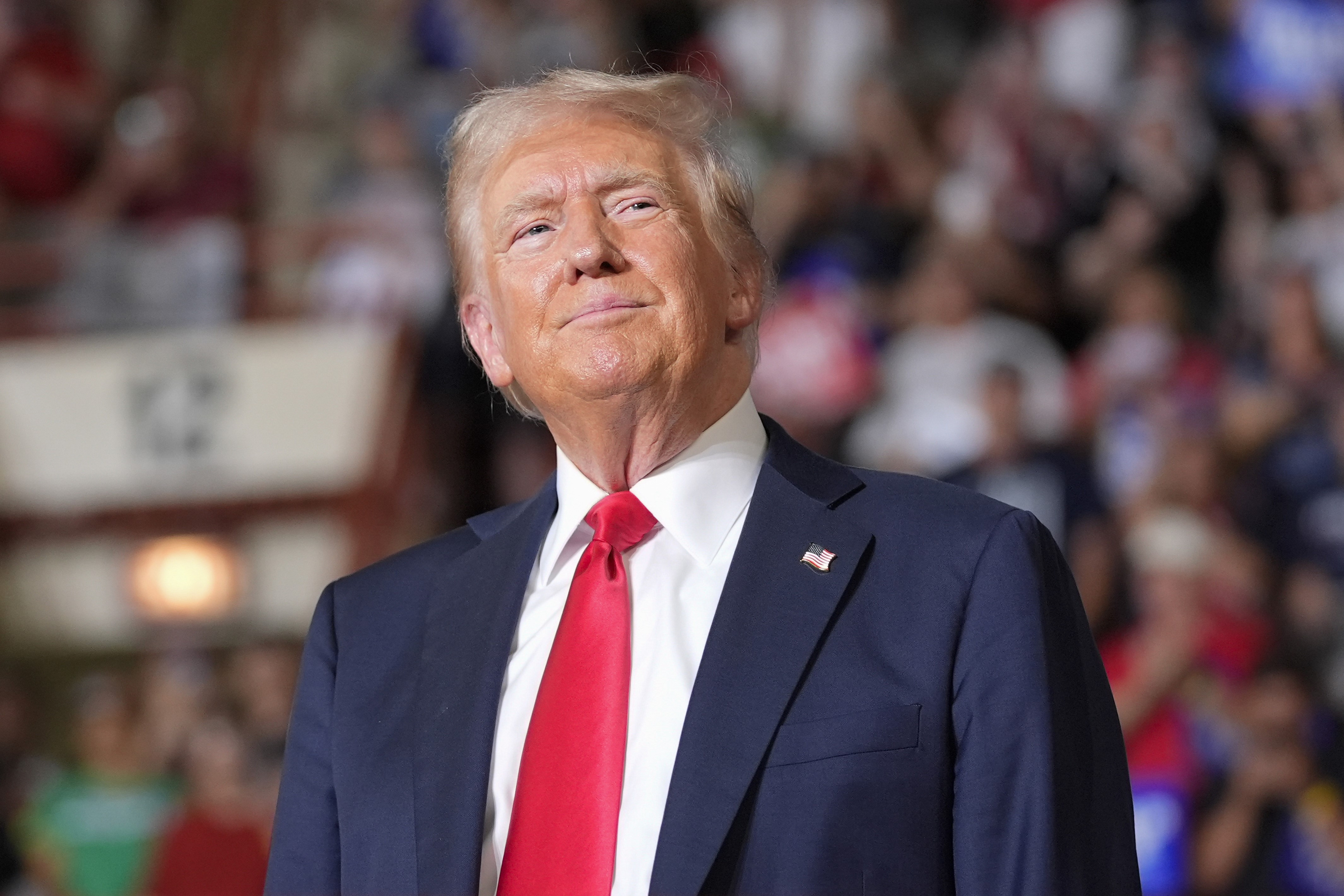 Ông Trump bất ngờ chúc mừng Tổng thống Putin