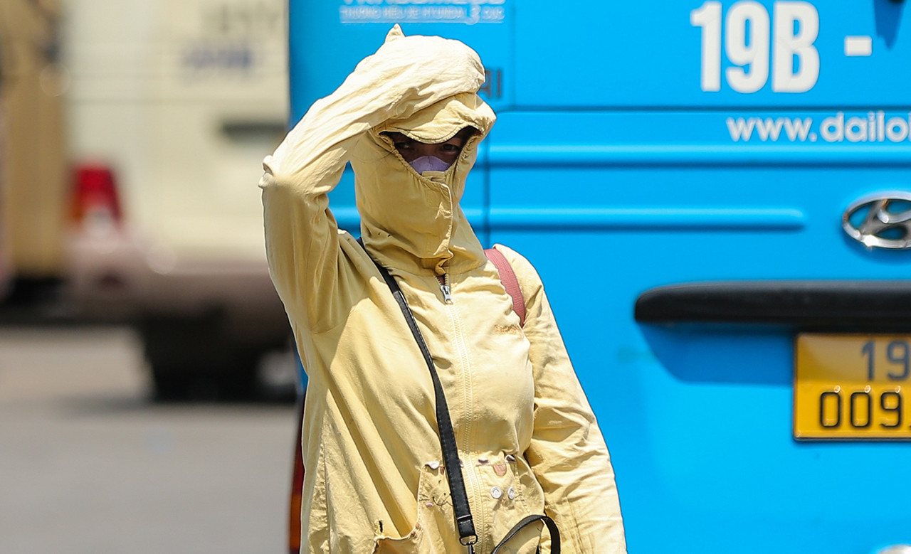 Đợt nắng nóng oi bức ở miền Bắc kéo dài đến khi nào?