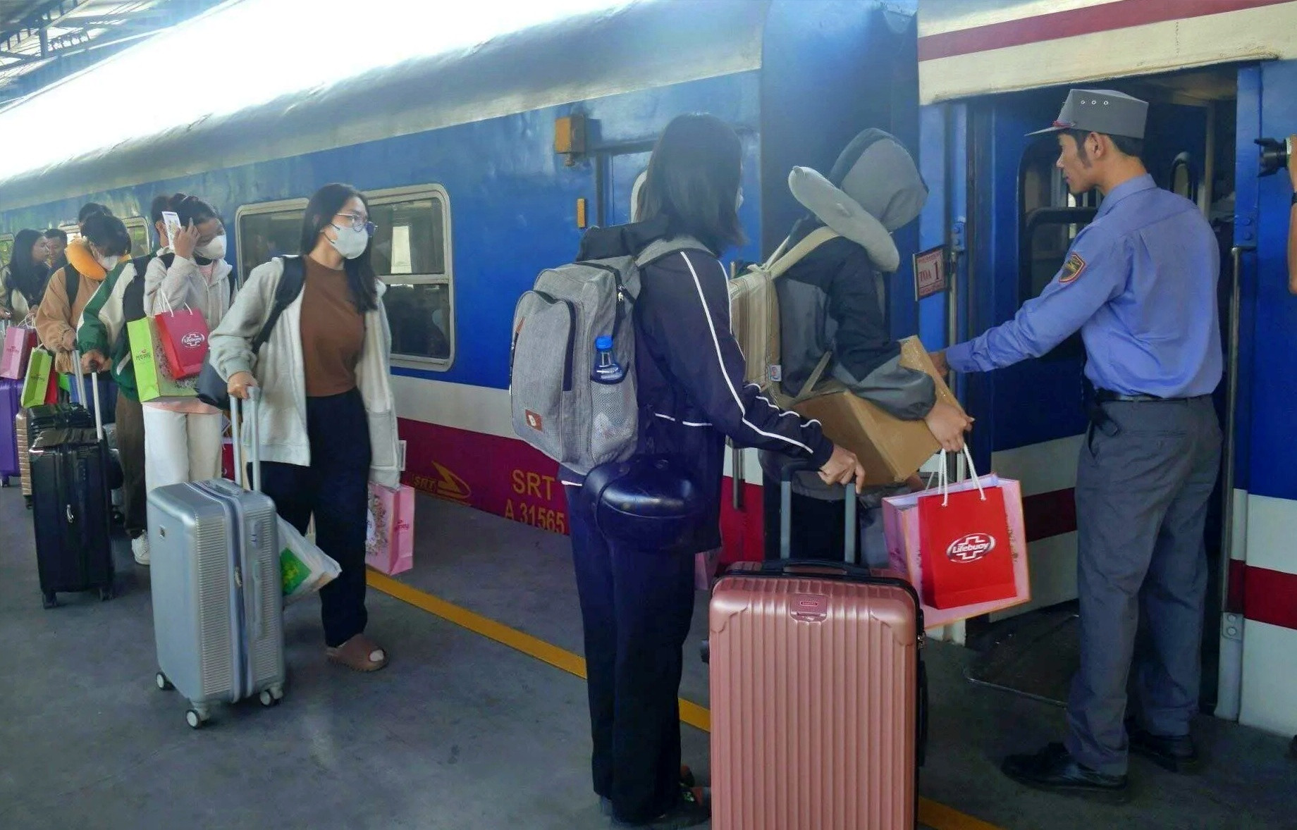 Đường sắt giảm giá vé, tăng thêm tàu dịp lễ Quốc khánh 2/9