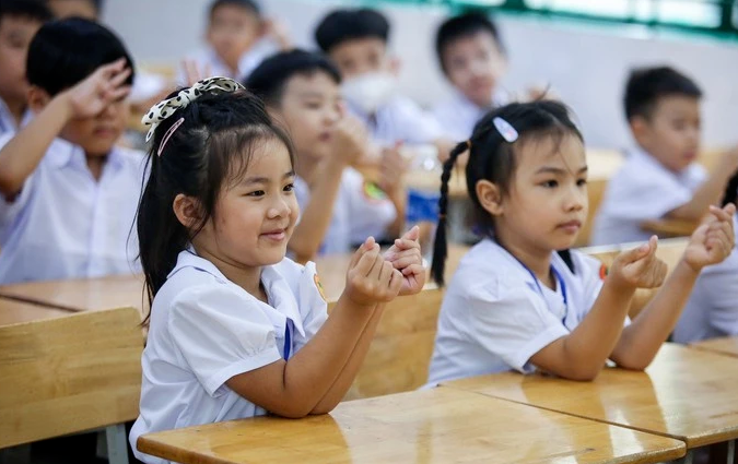 Giảm sĩ số từ 50 xuống còn 35 em/lớp, số học sinh còn lại học ở đâu?