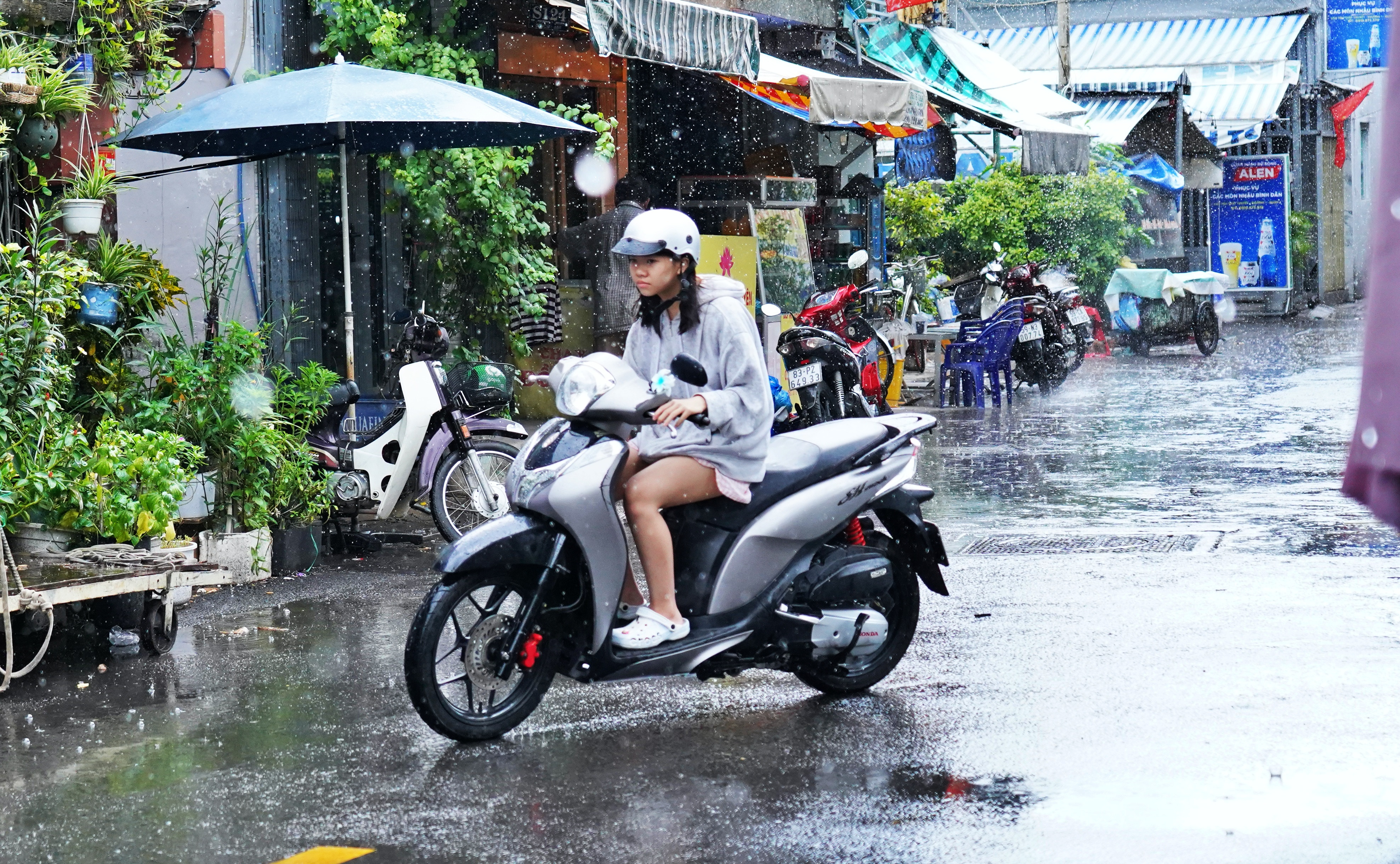 Dự báo thời tiết TP.HCM ngày 8/8: Chiều tối mưa rào và dông rải rác