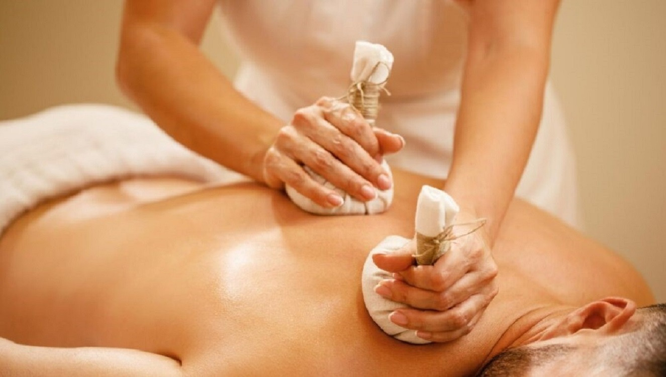 Bắt giam kẻ mua 3 thiếu nữ vào cơ sở massage giá 27 triệu đồng