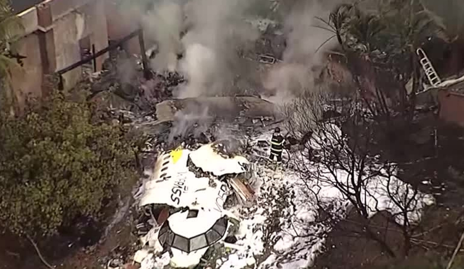 Rơi máy bay chở khách Brazil, 61 người thiệt mạng 