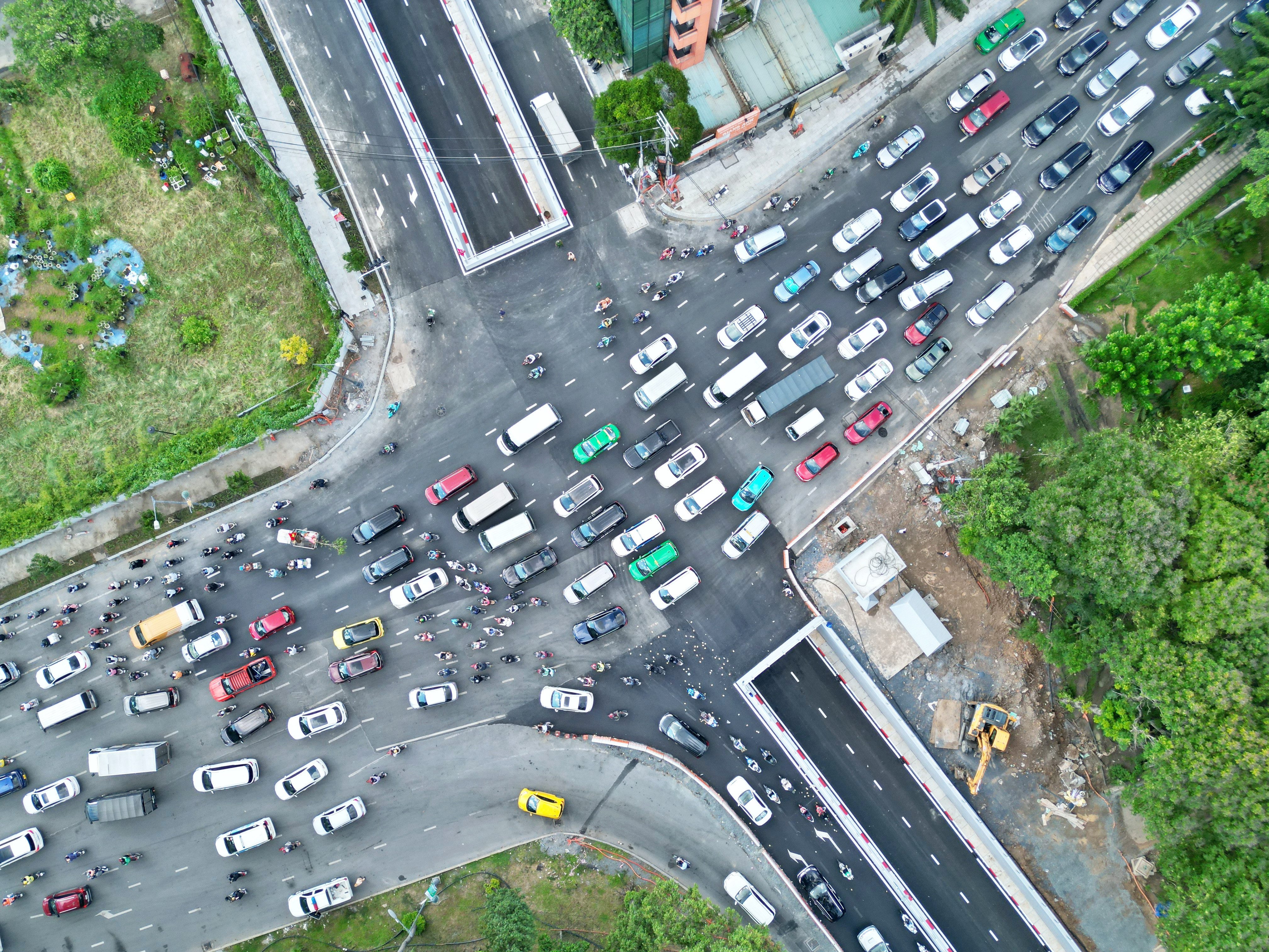 Thông hầm chui dự án trọng điểm quốc gia, giải cứu kẹt xe khu Tân Sơn Nhất