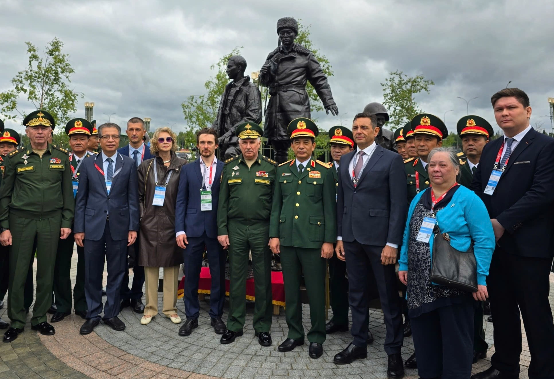 Khánh thành Đài tưởng niệm các chiến sĩ tình nguyện quốc tế Việt Nam tại Nga
