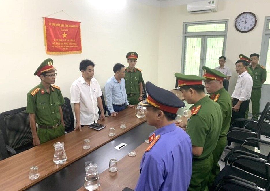 Tạm đình chỉ công tác Phó Chi cục trưởng Chi cục Quản lý đất đai ở Quảng Nam 