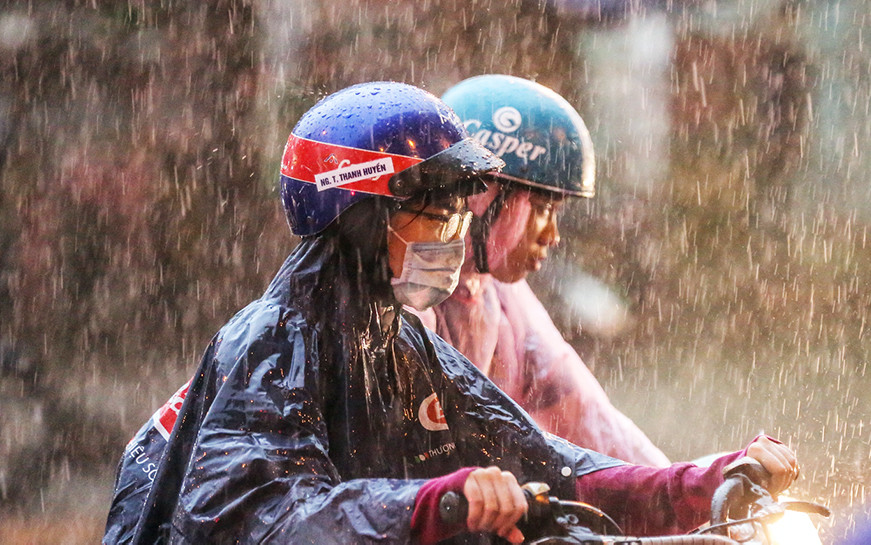 Dự báo thời tiết ngày mai 13/8: Miền Bắc mưa lớn tập trung vào đêm và sáng