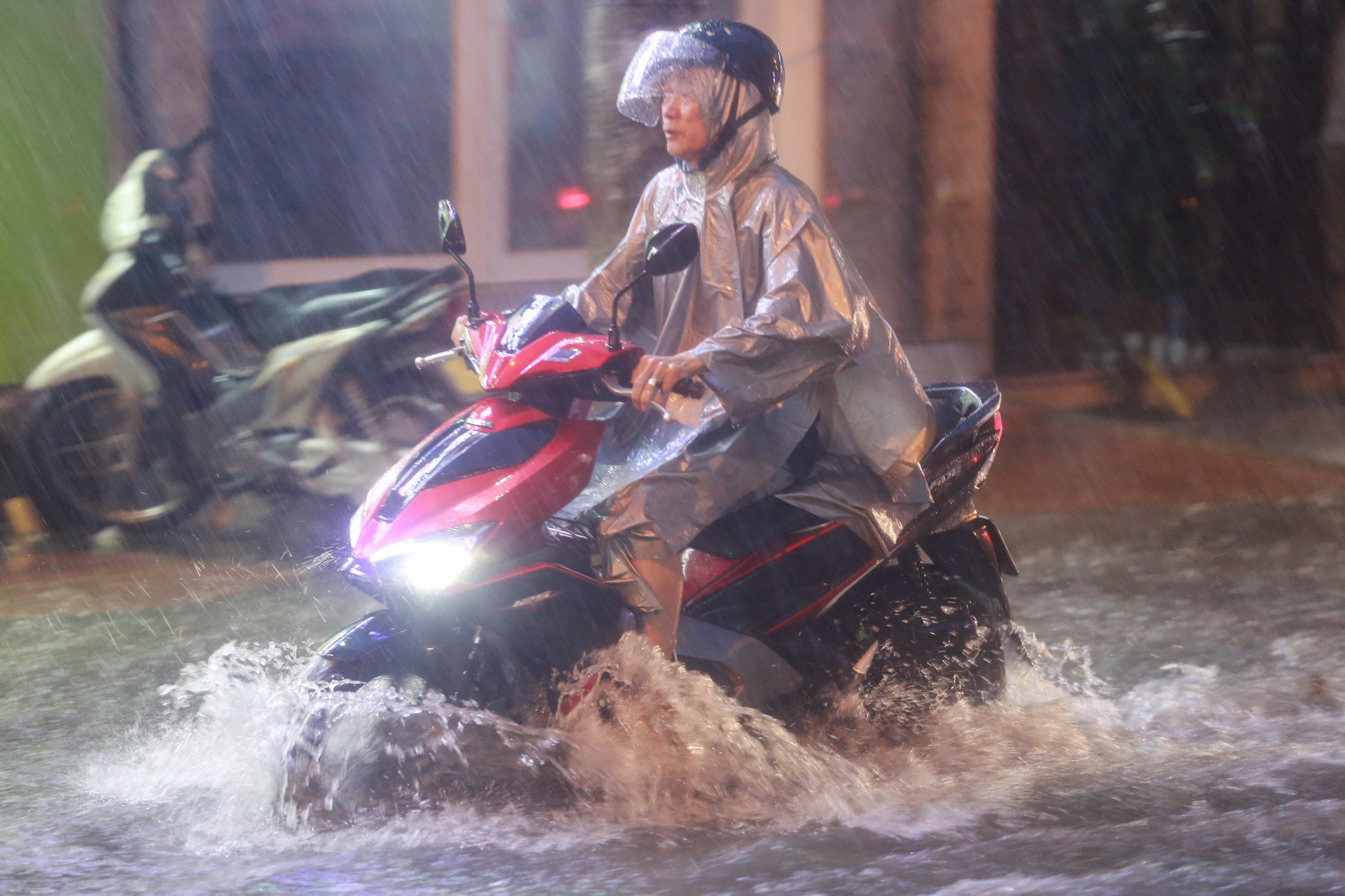 Tin mưa dông ở Bắc Bộ và dự báo thời tiết 10 ngày tới trên cả nước