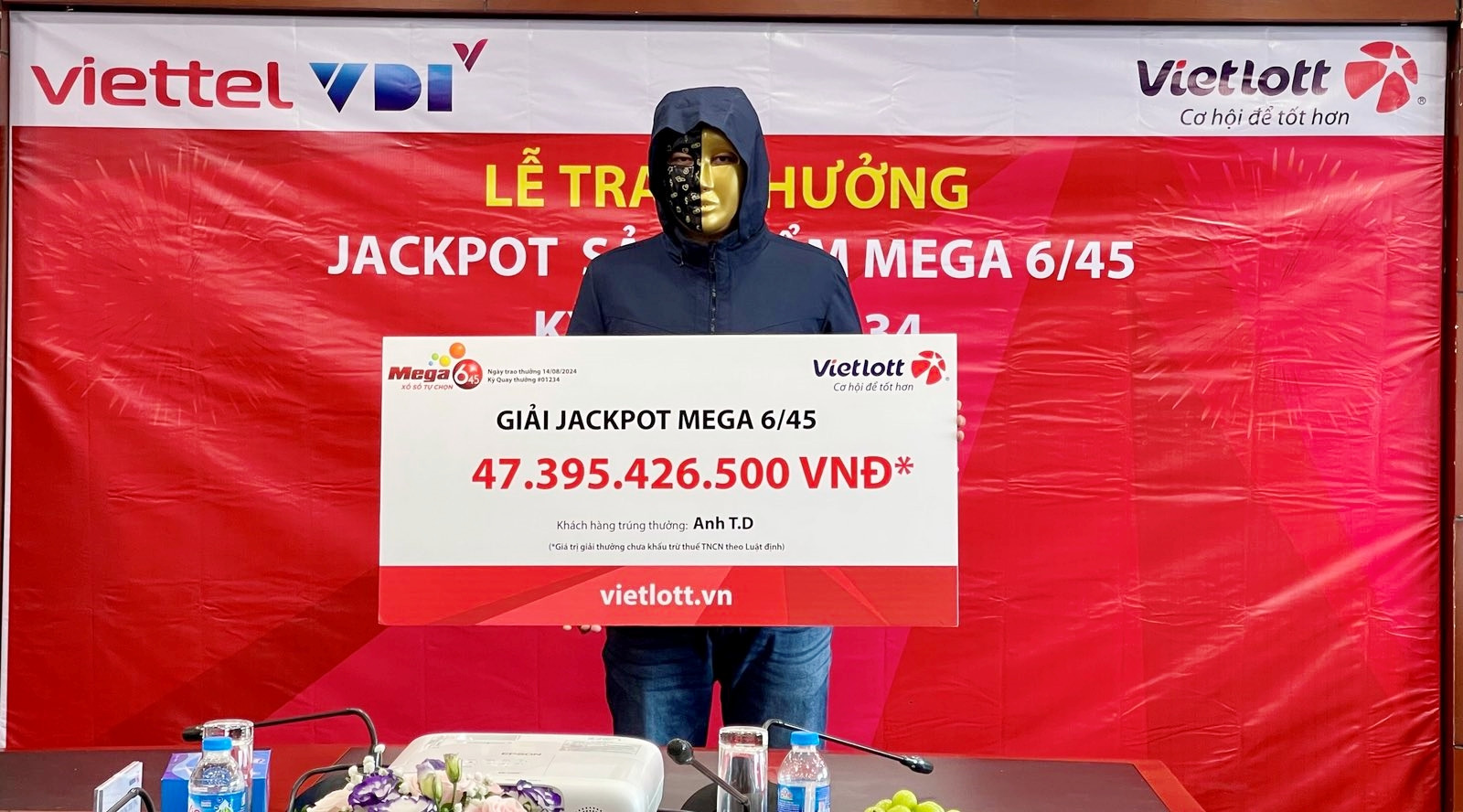 Trúng Vietlott hơn 47 tỷ đồng, người đàn ông khoe ngay với vợ