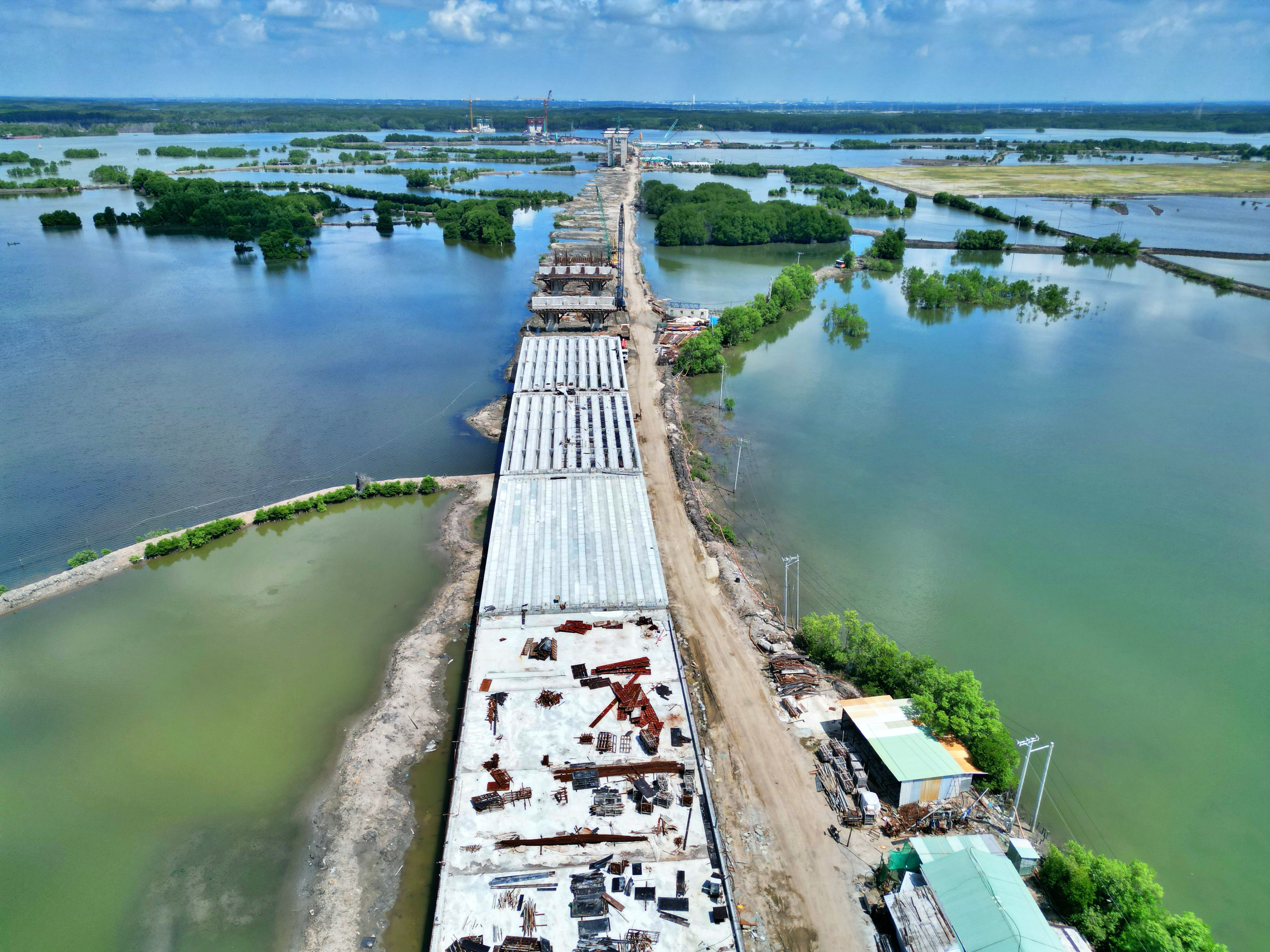 Cận cảnh cầu nghìn tỷ nối Bà Rịa - Vũng Tàu với Đồng Nai sau hơn 1 năm thi công