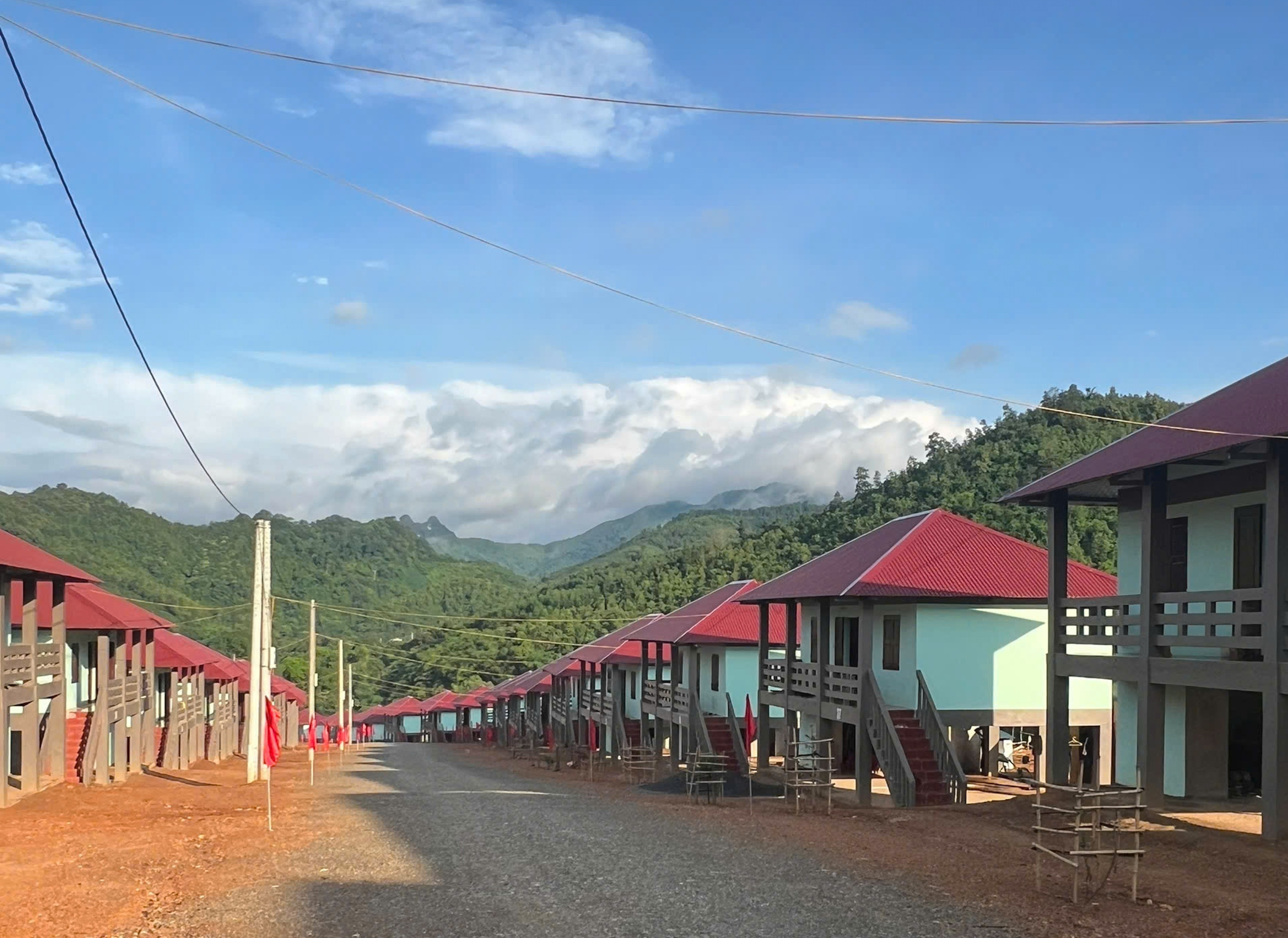 Trong bản làng doanh nghiệp bỏ gần 40 tỷ đồng xây tặng dân vùng sạt lở có gì?