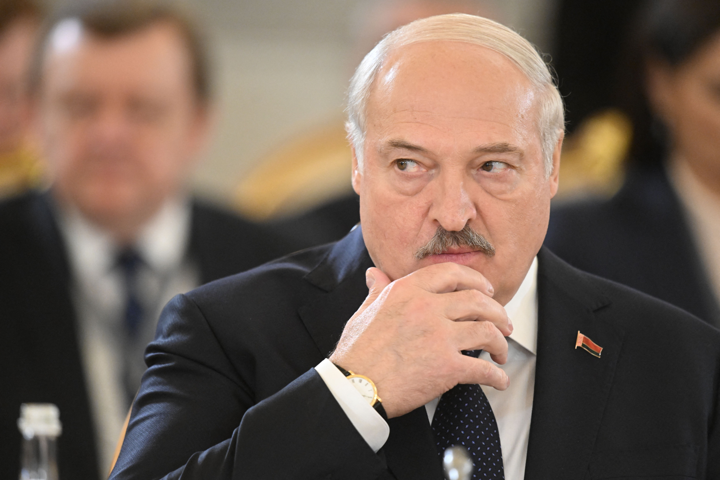 Tổng thống Belarus Alexander Lukashenko cảnh báo việc sử dụng vũ khí hạt nhân