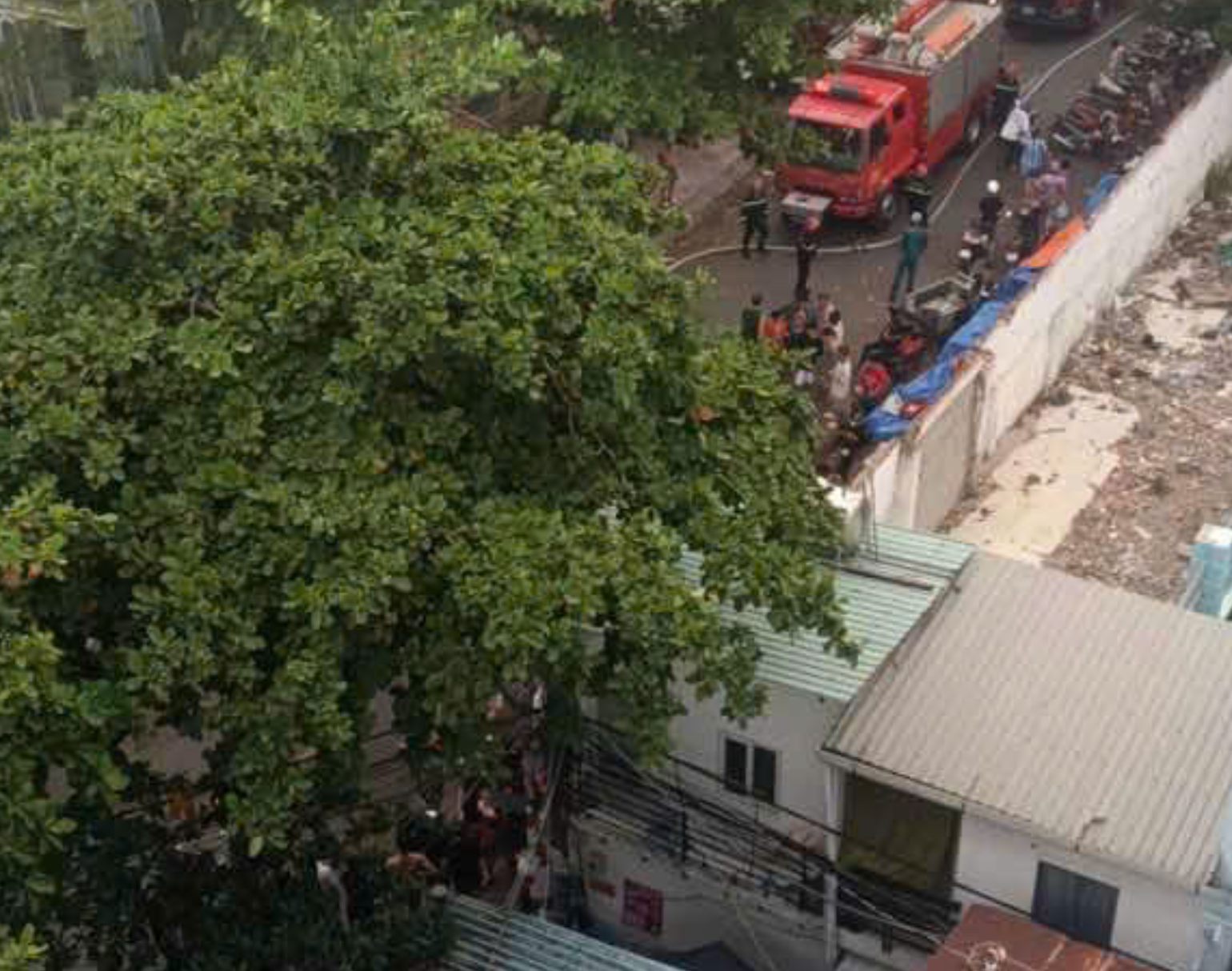 Cháy nhà trong hẻm ở TP.HCM, 4 người bị mắc kẹt được giải cứu