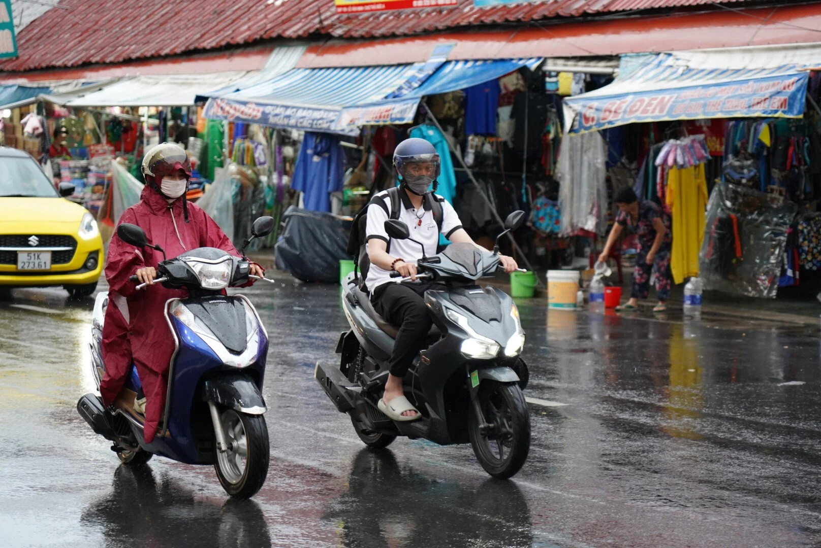 Dự báo thời tiết TP.HCM hôm nay 17/8: Ngày nắng nóng, chiều tối mưa dông