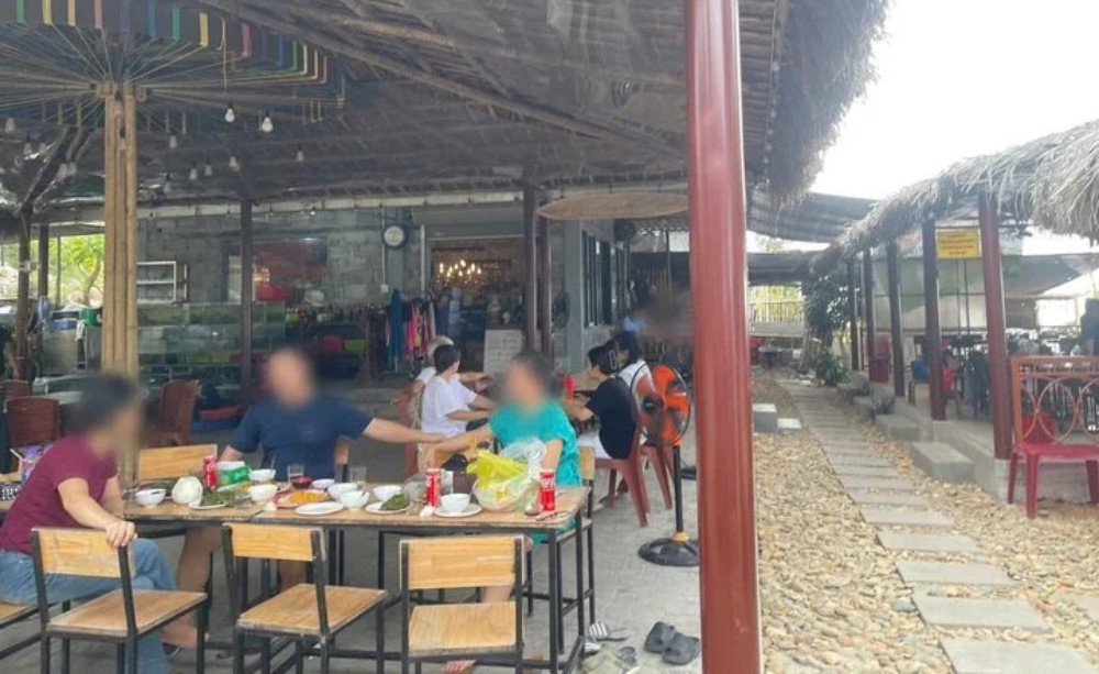 Bị đình chỉ, nhà hàng sai phép ở Huế vẫn tấp nập đón khách