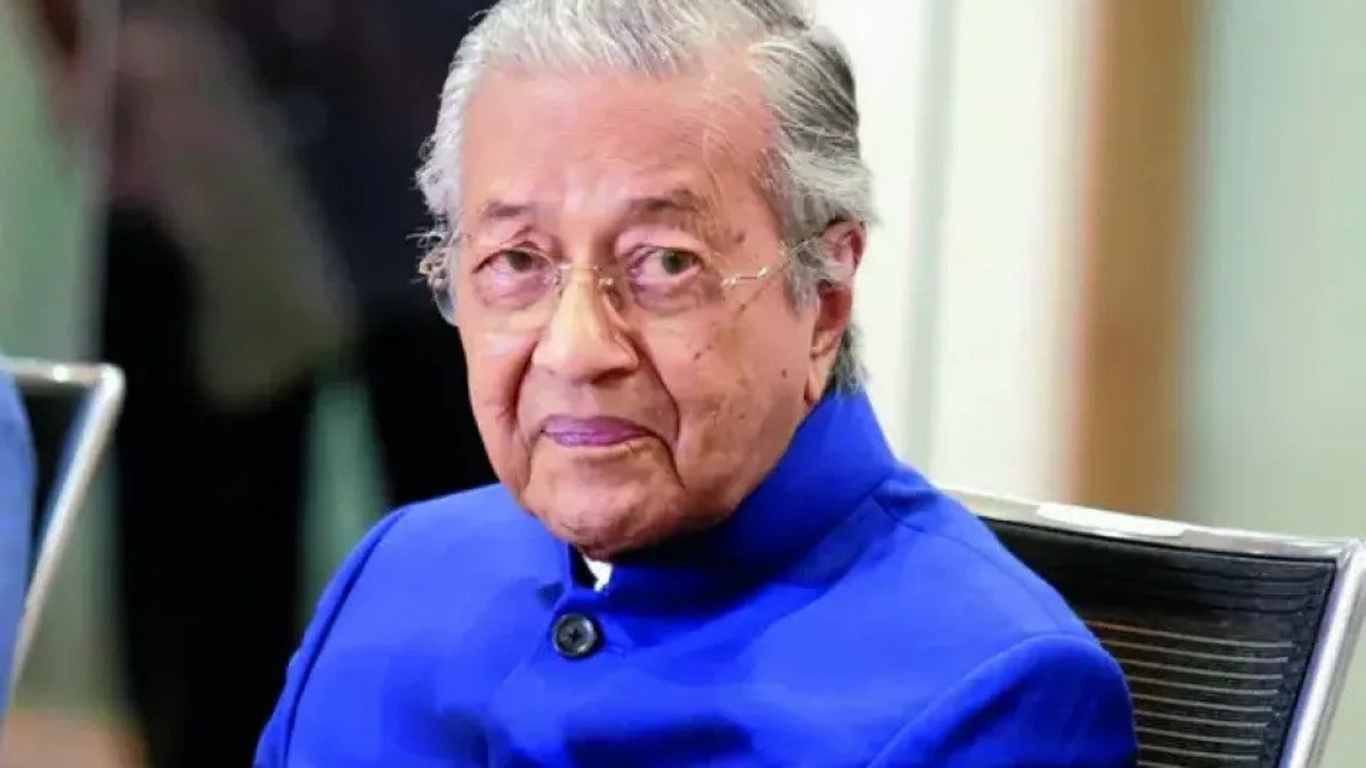 Cựu Thủ tướng Malaysia Mahathir 99 tuổi: 'Tôi vẫn còn sống'