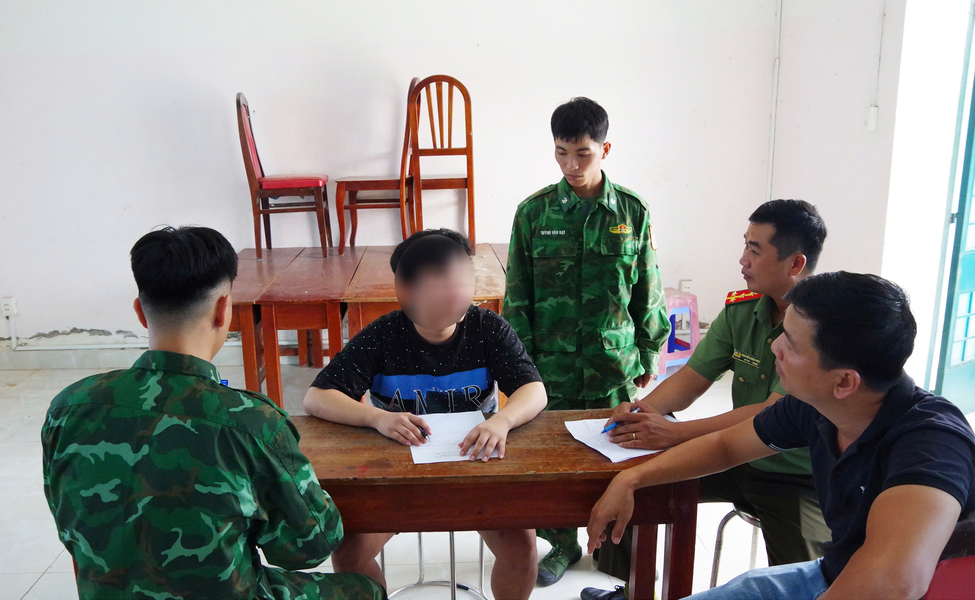 Phá đường dây buôn người qua Campuchia dùng nhục hình, chích điện cưỡng bức