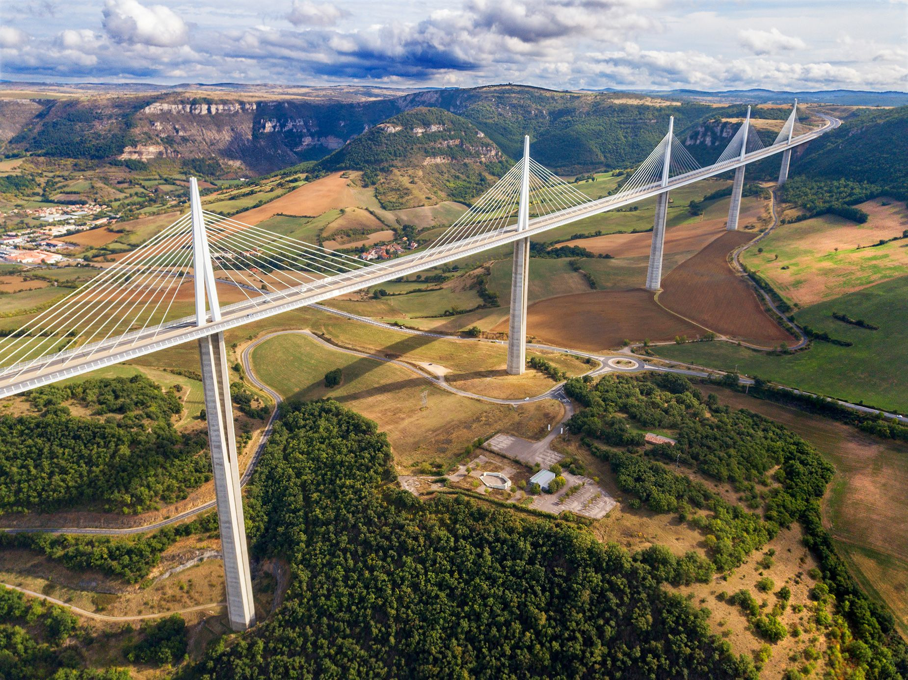 Cây cầu cạn cao nhất thế giới được xây dựng thế nào?