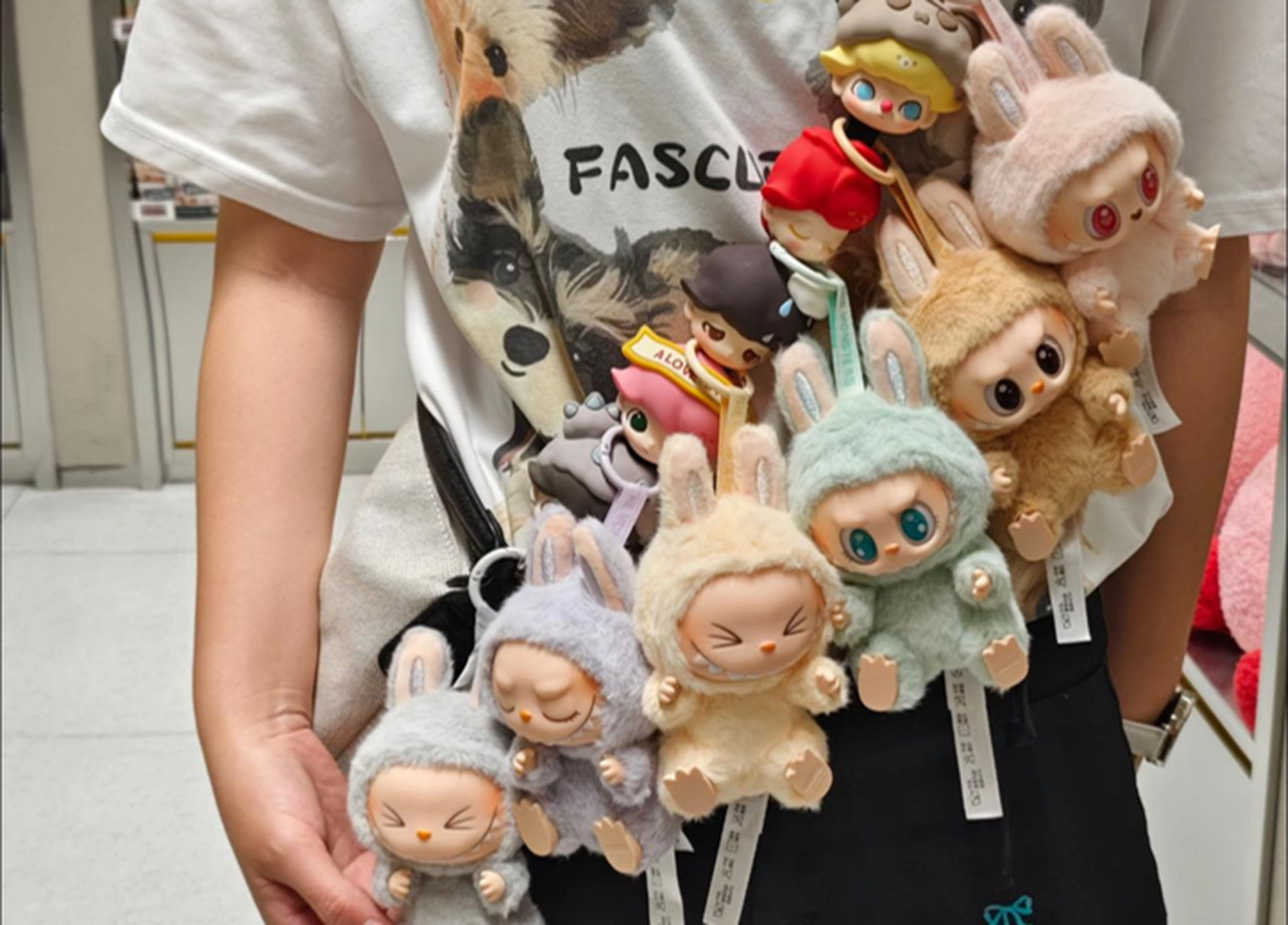 Công an TP.HCM thu thập tài liệu trò chơi xổ số Labubu đổi tiền