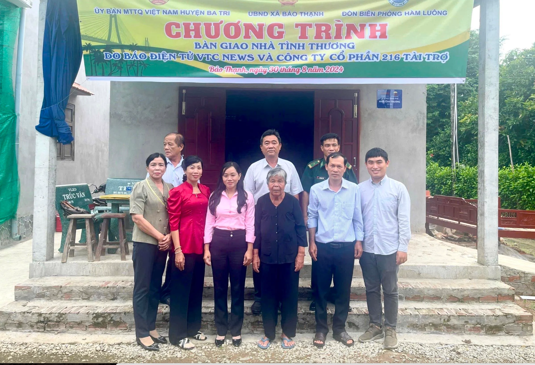 Báo điện tử VTC News bàn giao nhà tình thương cho 2 hộ dân ở Bến Tre