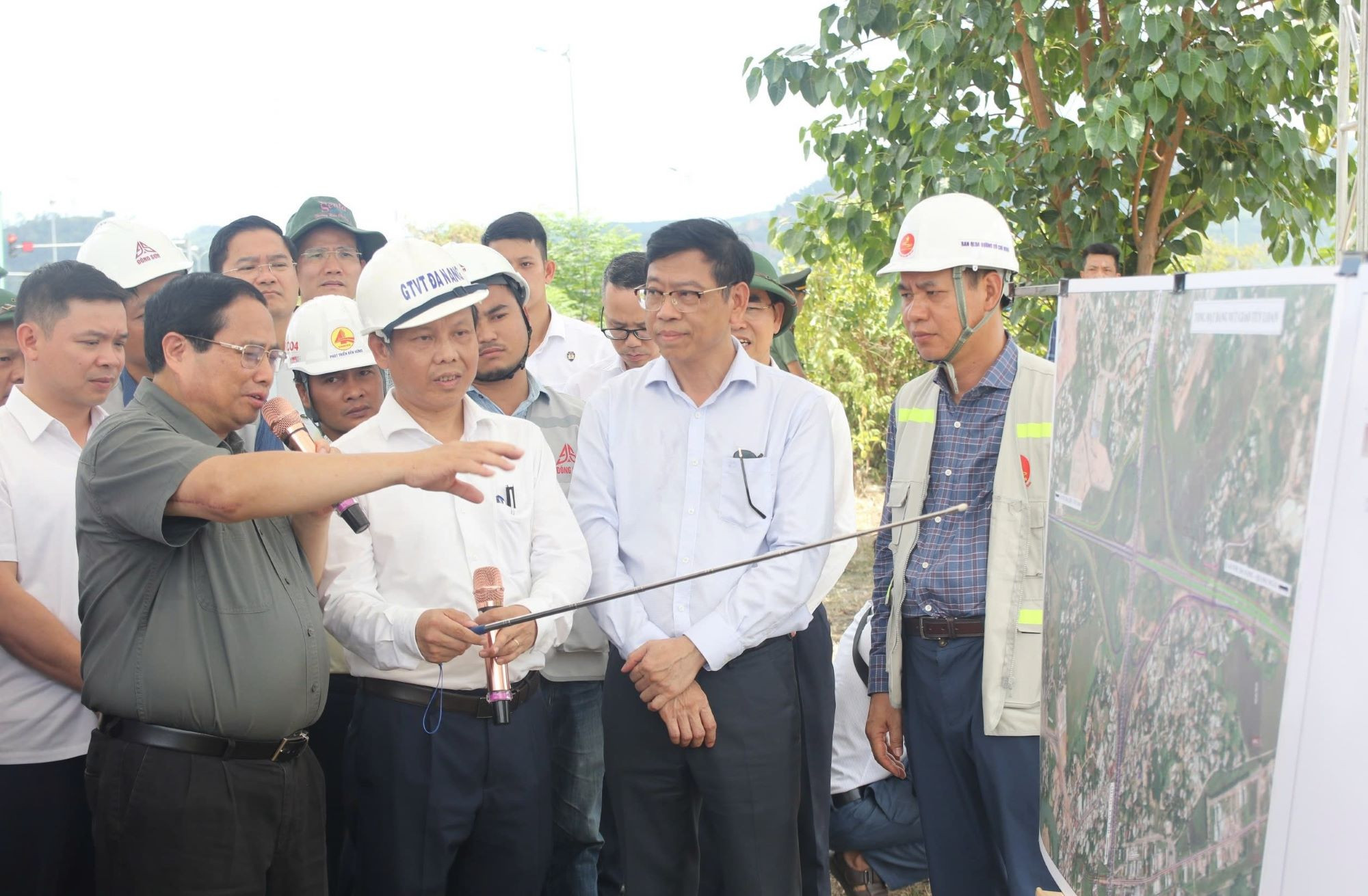 Thủ tướng chỉ đạo 'vượt nắng, thắng mưa' xây cao tốc Hòa Liên - Túy Loan