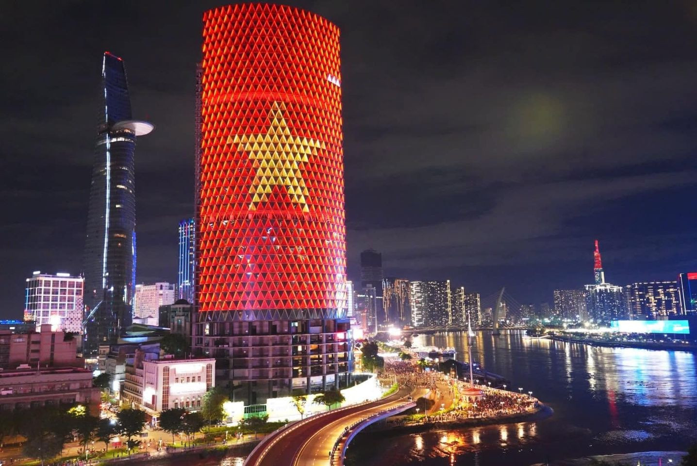 Nghỉ lễ 2/9, các tỉnh phía Nam đón lượng khách lớn, ấn tượng nhất là TP.HCM