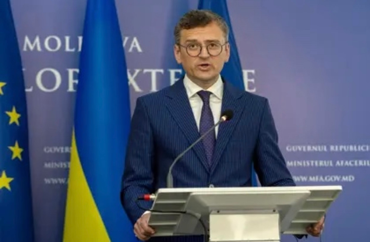 Ngoại trưởng Ukraine từ chức