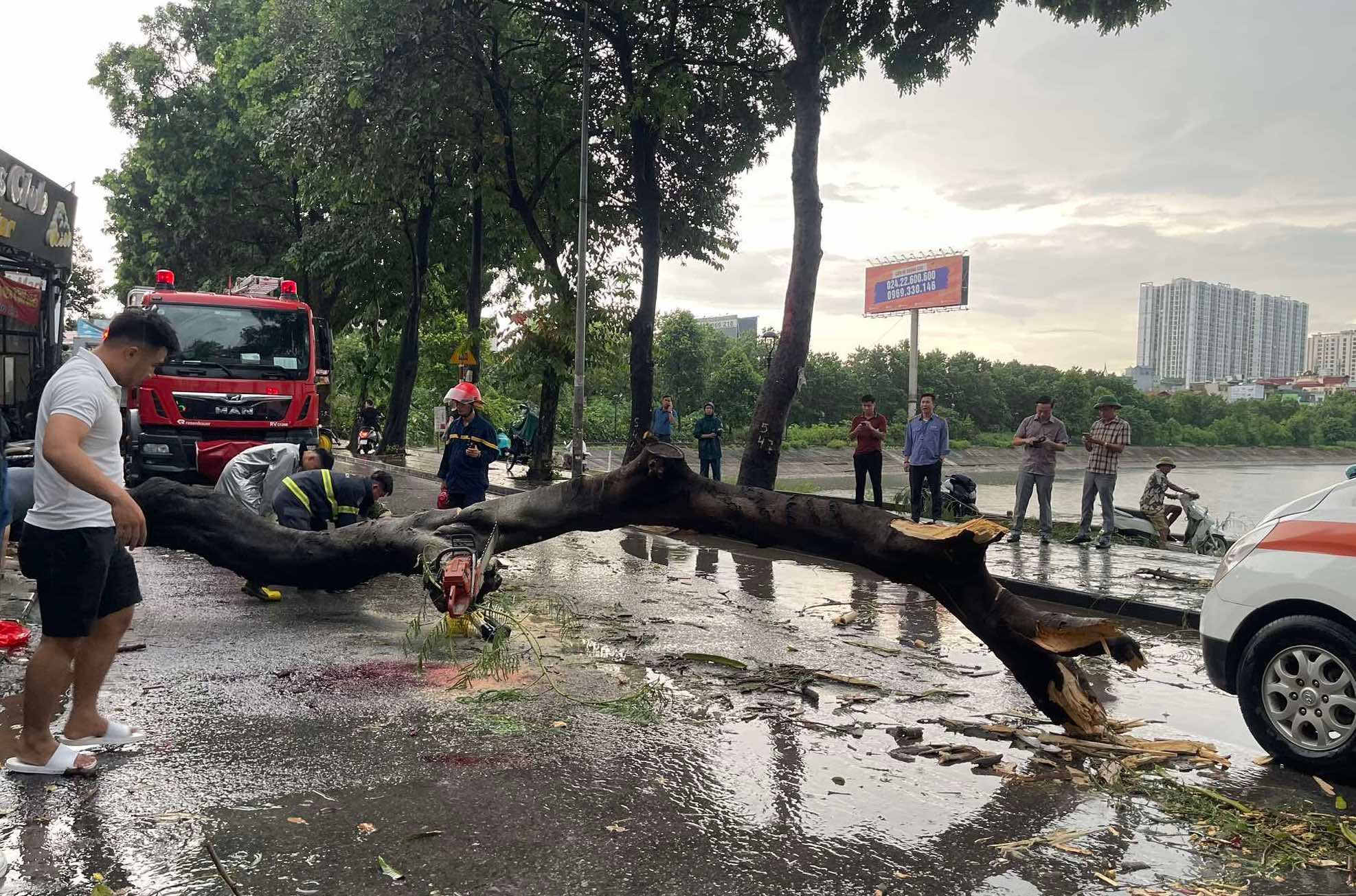 Công an Hà Nội khuyến cáo người dân đi lại ra sao khi bão Yagi đổ bộ?