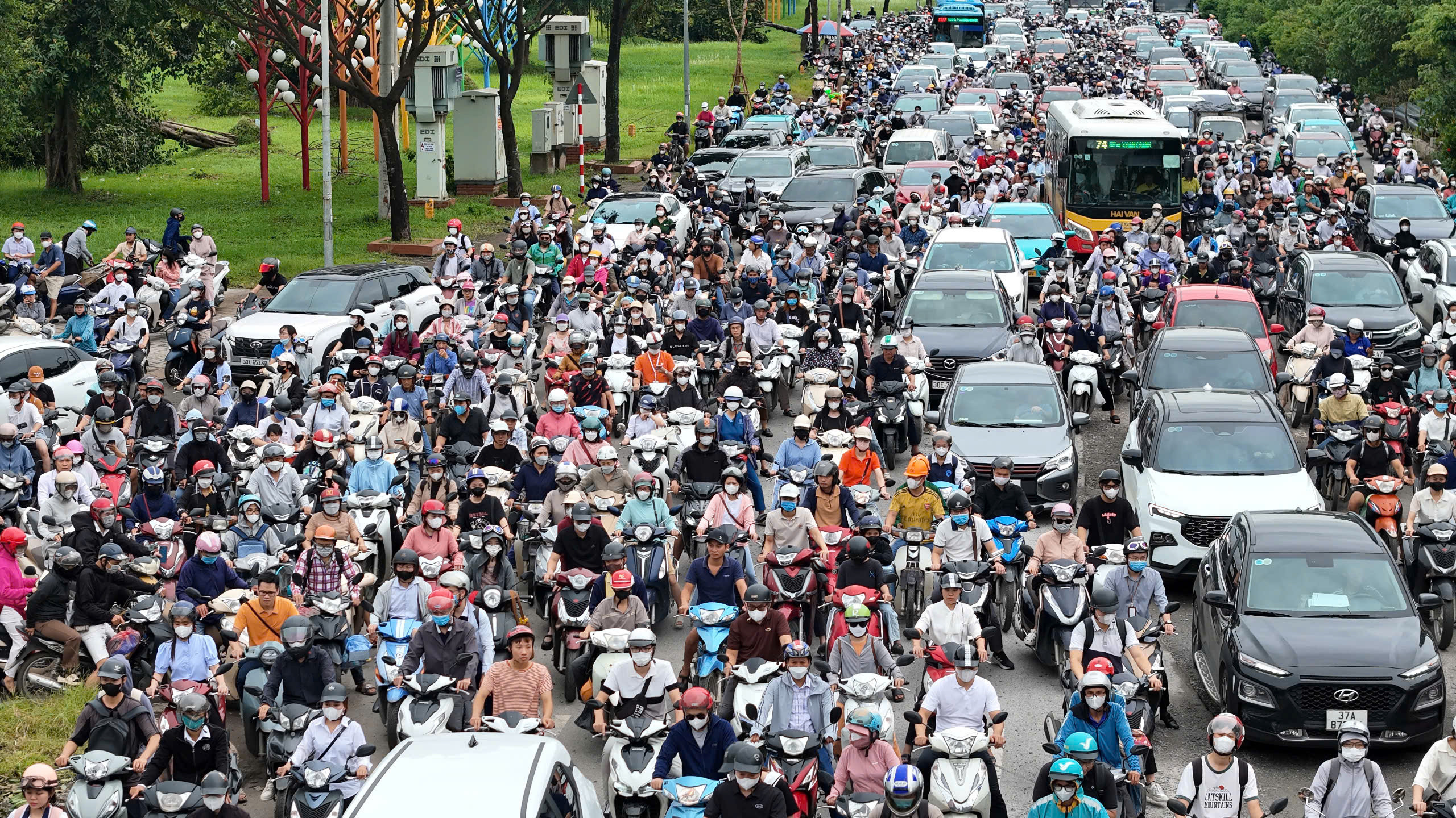 Hà Nội cần làm gì để hạn chế xe gây ô nhiễm?