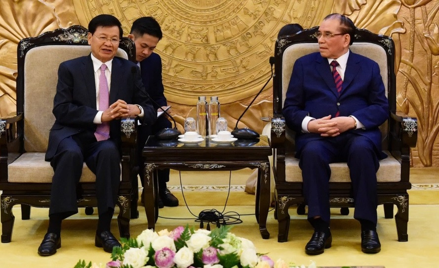 Tổng Bí thư, Chủ tịch nước Lào Sisoulith gặp nguyên Tổng Bí thư Nông Đức Mạnh