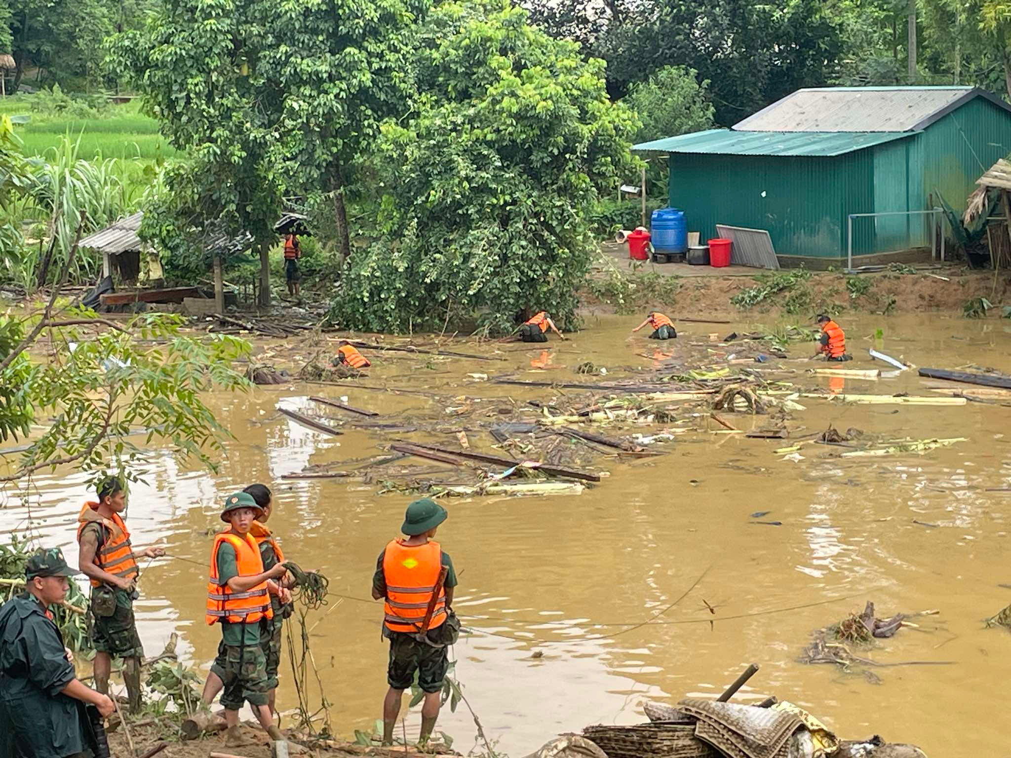 Long An ủng hộ 13,5 tỷ đồng và kêu gọi ủng hộ đồng bào vùng bão lũ miền Bắc