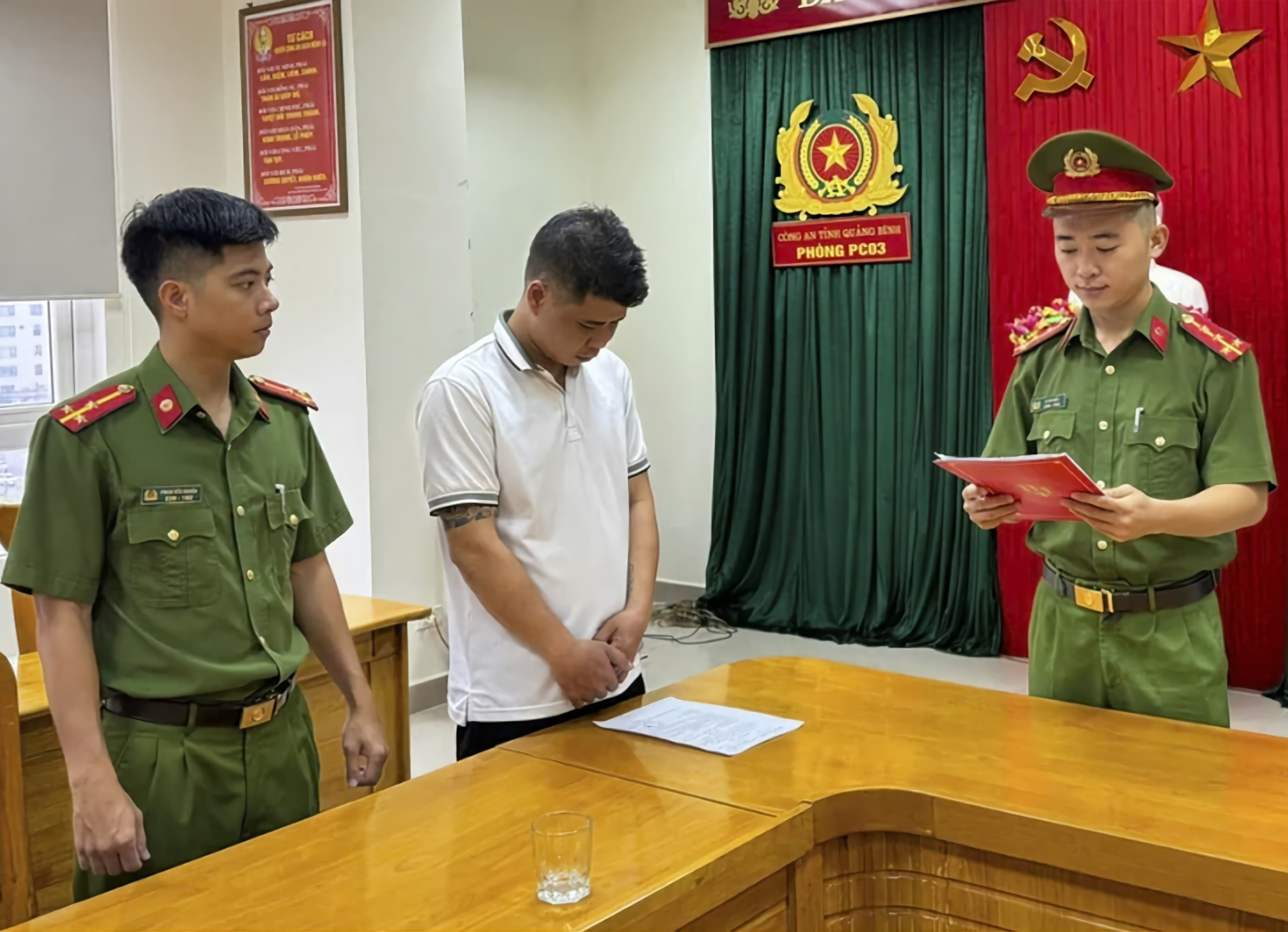 Phó Tổng giám đốc bị truy nã vì lừa đảo chiếm đoạt tài sản ra đầu thú