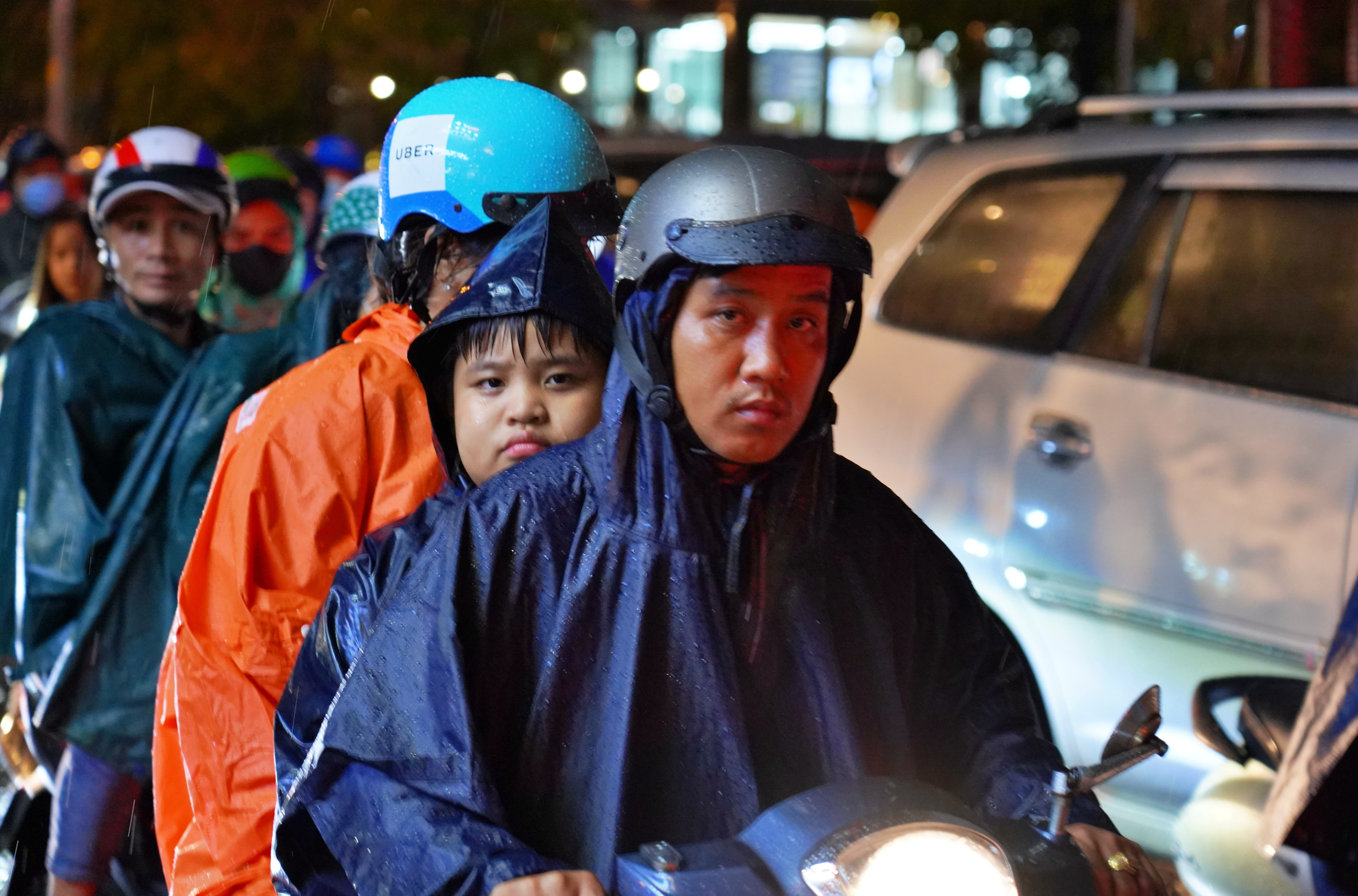 Dự báo thời tiết TP.HCM ngày 14/9: Tiếp tục có mưa dông, nền nhiệt 32 độ C