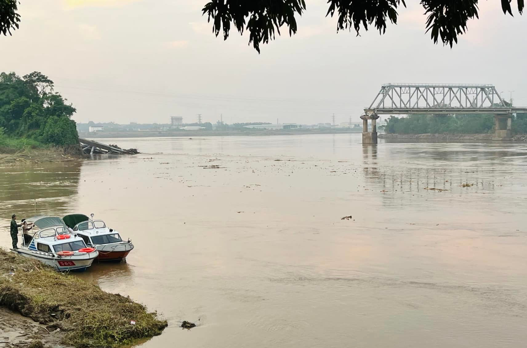 Đề nghị làm rõ trách nhiệm liên quan vụ sập cầu Phong Châu