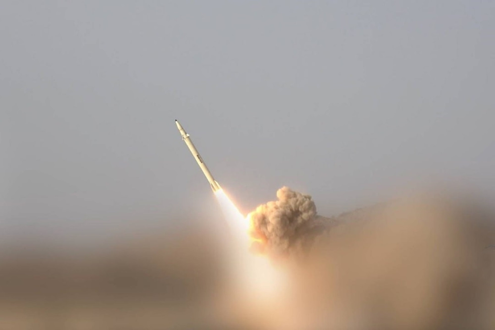 Lực lượng Houthi tập kích Israel bằng tên lửa siêu thanh