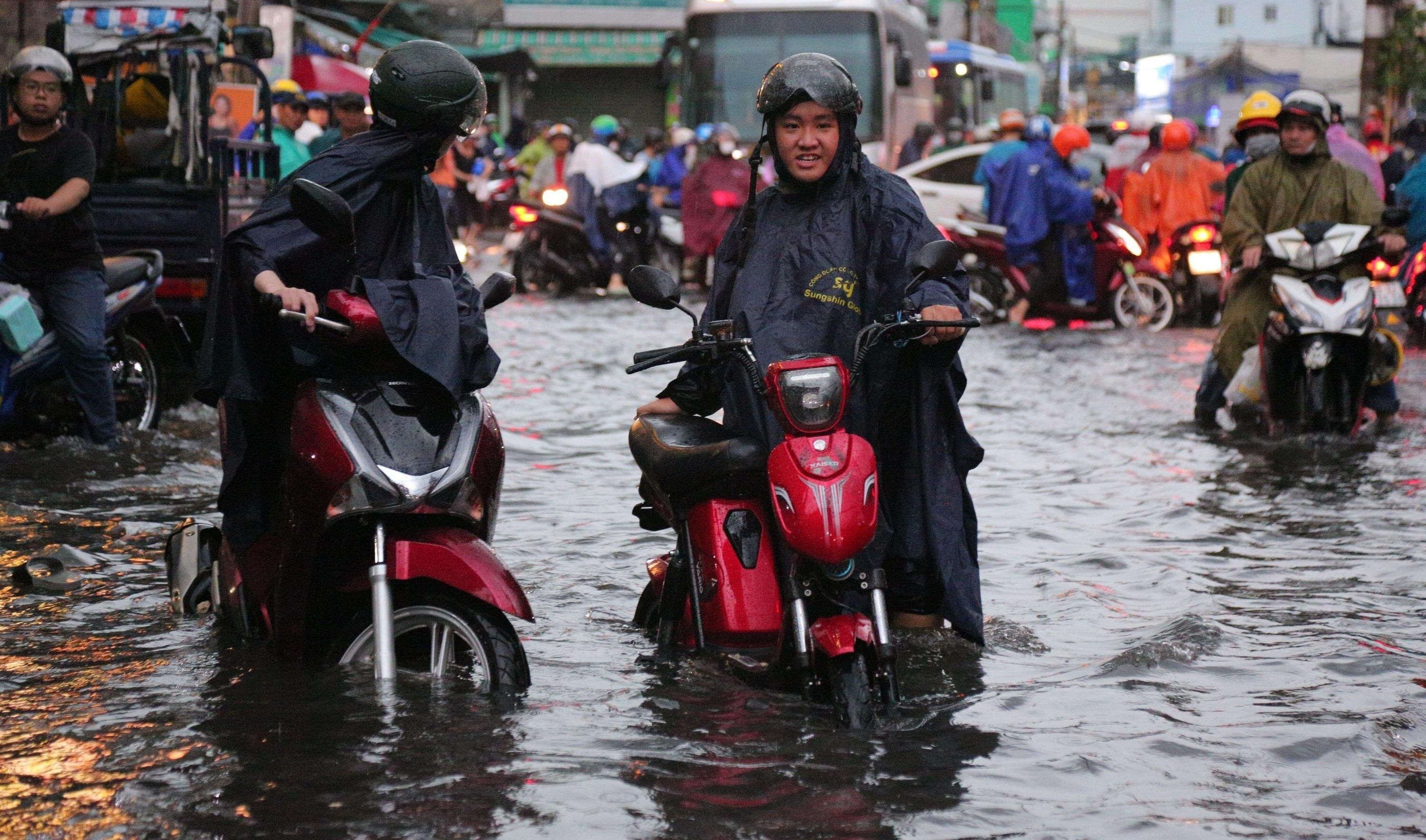 Dự báo thời tiết TP.HCM ngày 18/9: Cảnh báo mưa lớn gây ngập ở vùng trũng thấp
