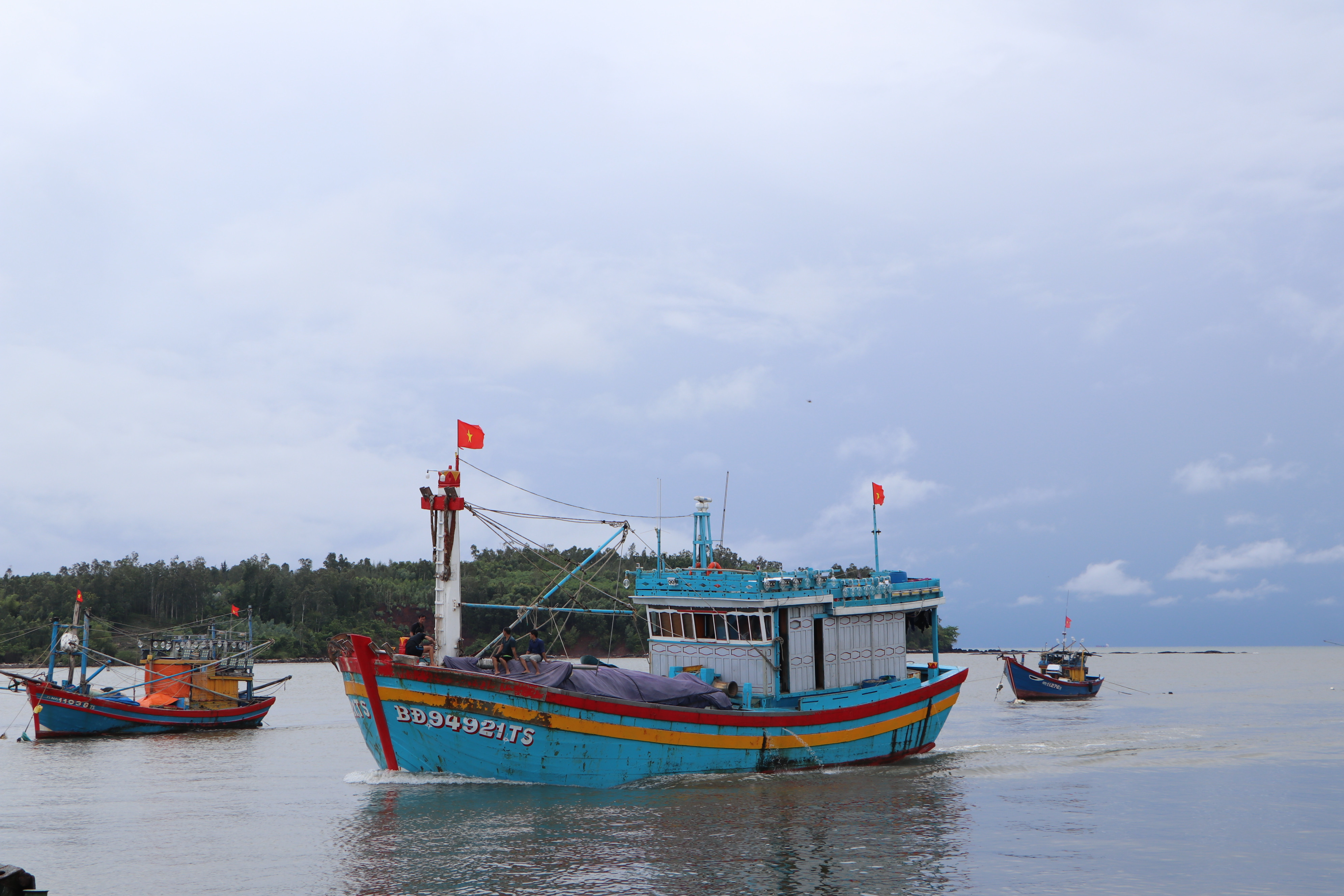 Cấm vận tải hành khách ra đảo Lý Sơn và đảo Cù Lao Chàm