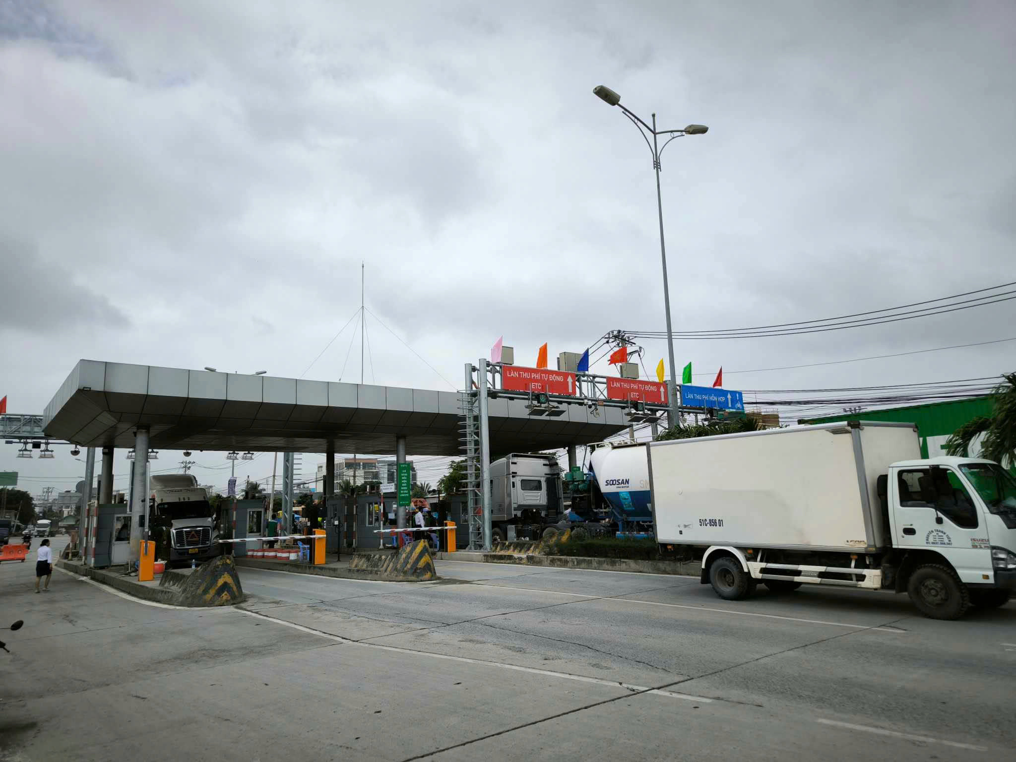 Sở GTVT TP.HCM: Thu phí BOT Phú Hữu còn tồn tại bất cập