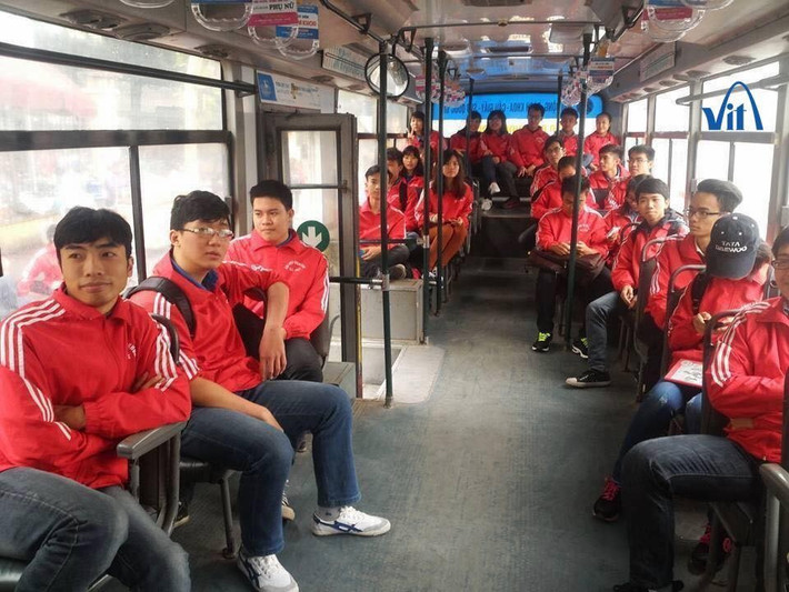 Sinh viên đi xe buýt sẽ được cộng điểm rèn luyện