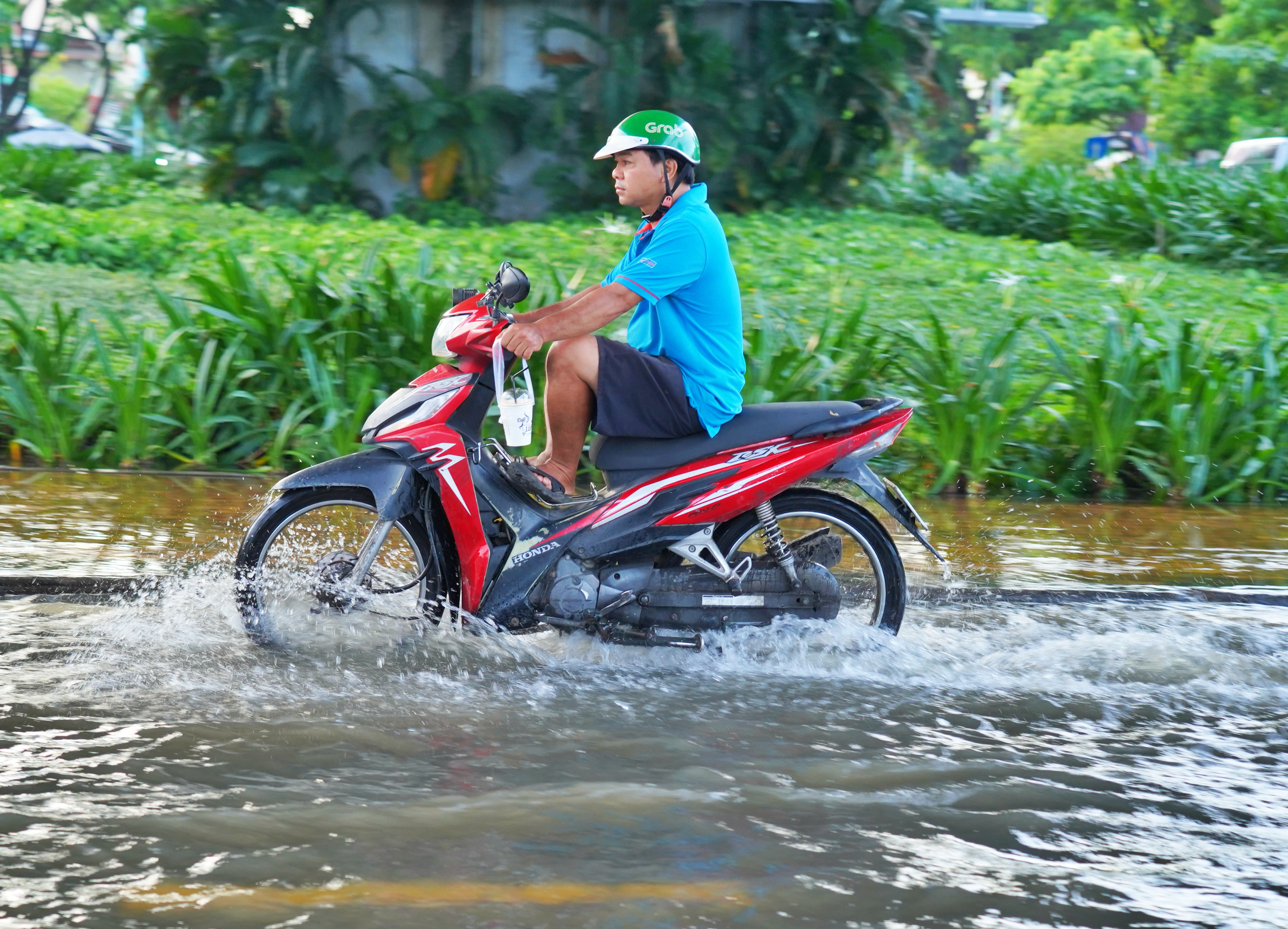 Dự báo thời tiết TP.HCM ngày 20/9: Cảnh báo ngập úng do mưa kết hợp triều cường