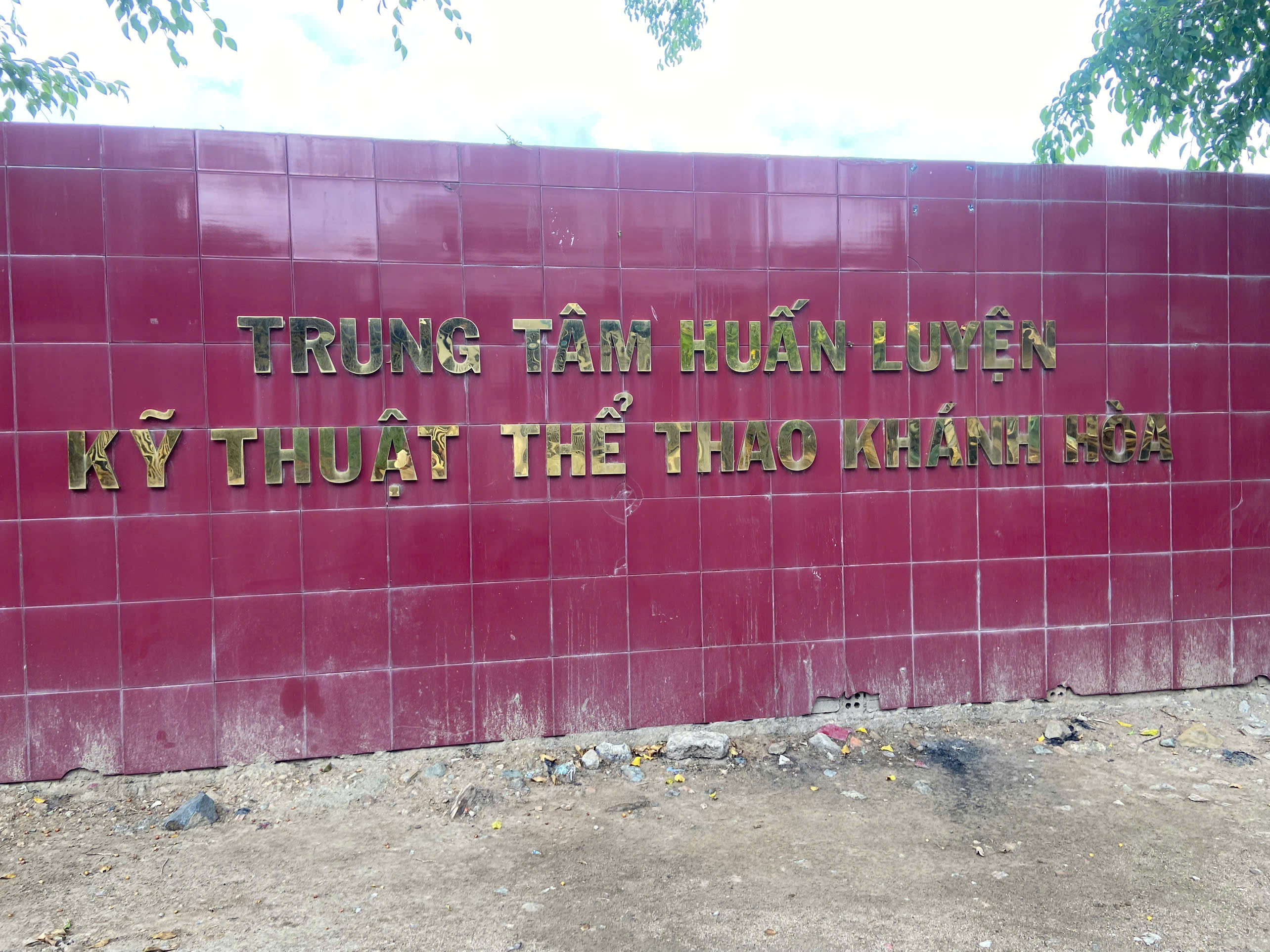 HLV ăn chặn tiền của cầu thủ: UBND Khánh Hòa chỉ đạo thanh tra toàn diện