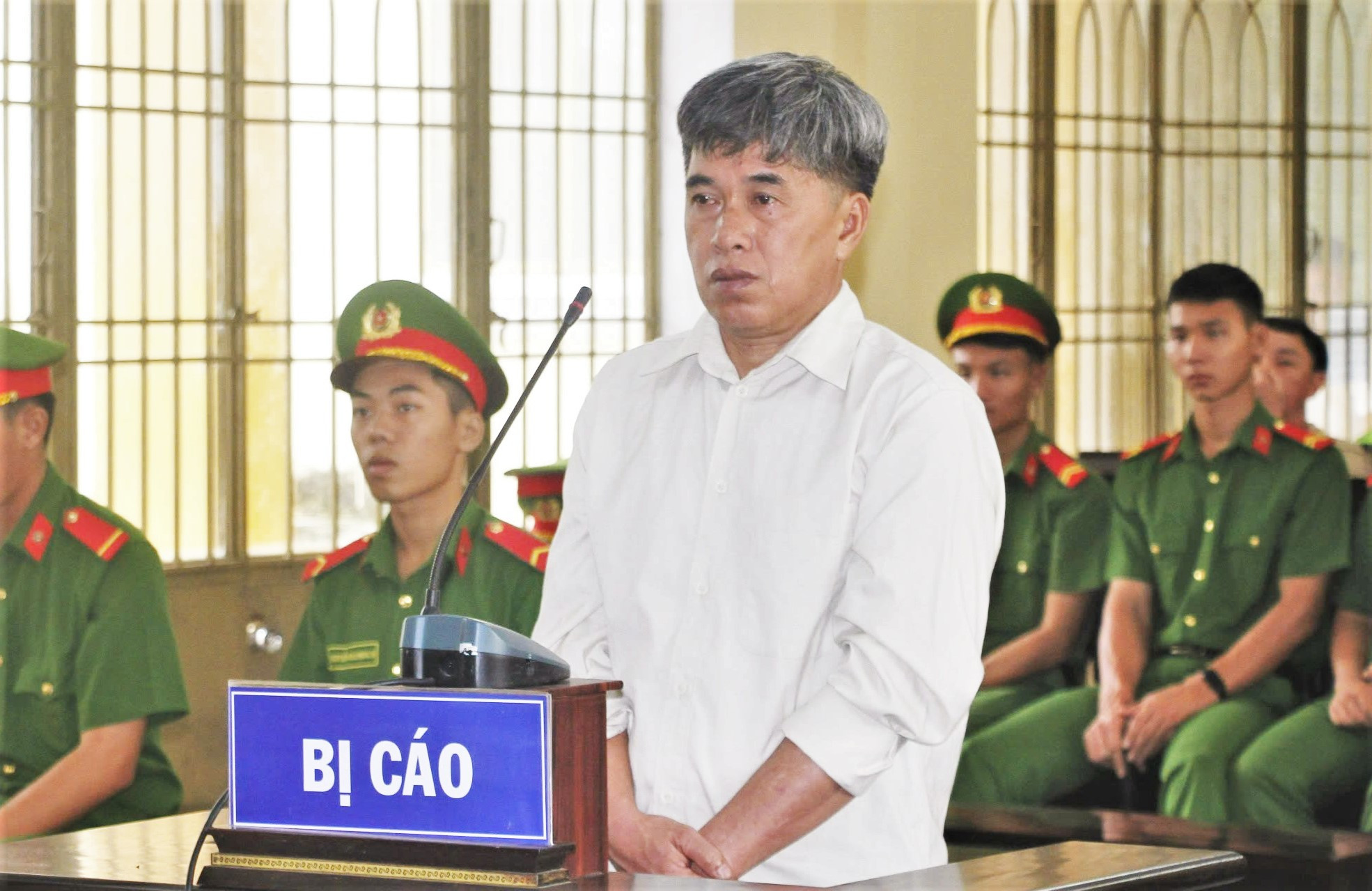 Lái cano làm 17 người chết ở Cửa Đại, thuyền trưởng hầu tòa