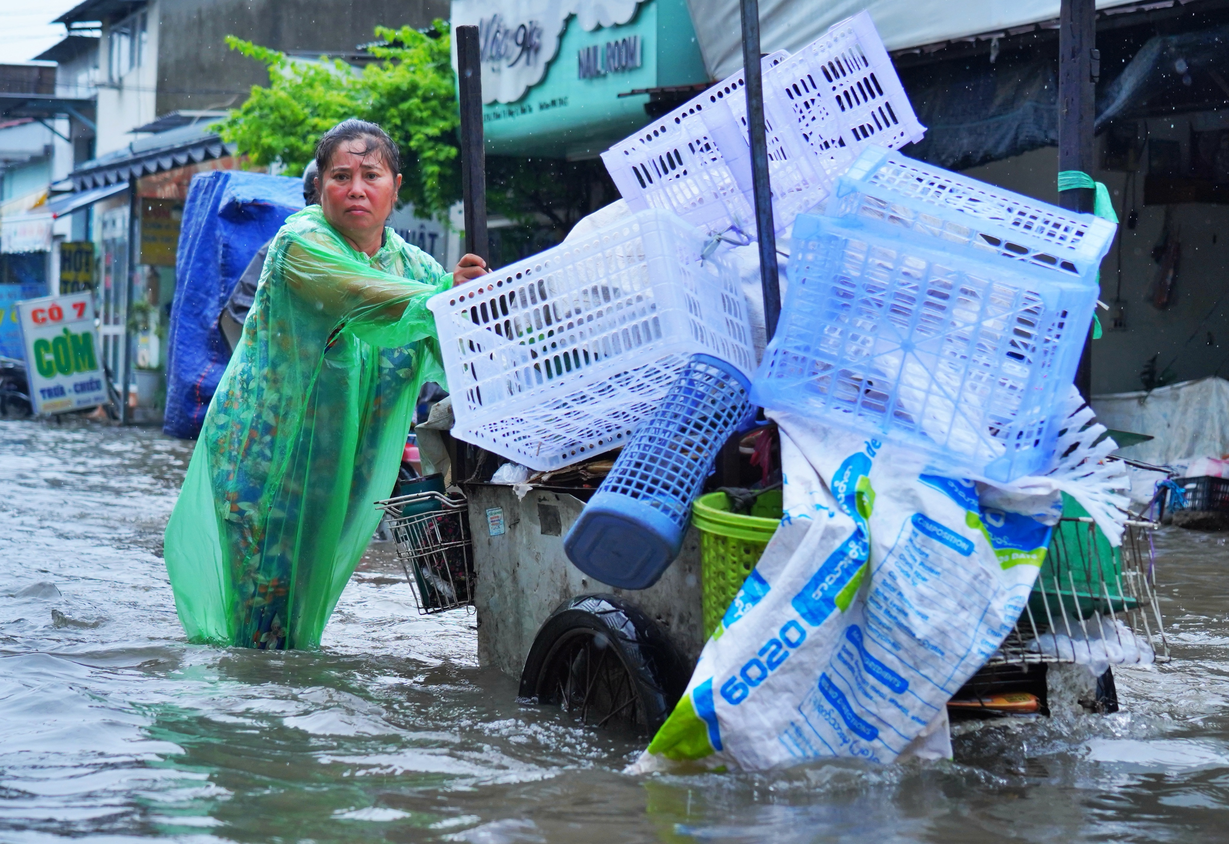 Dự báo thời tiết TP.HCM ngày 23/9: Chiều tối tiếp tục mưa dông