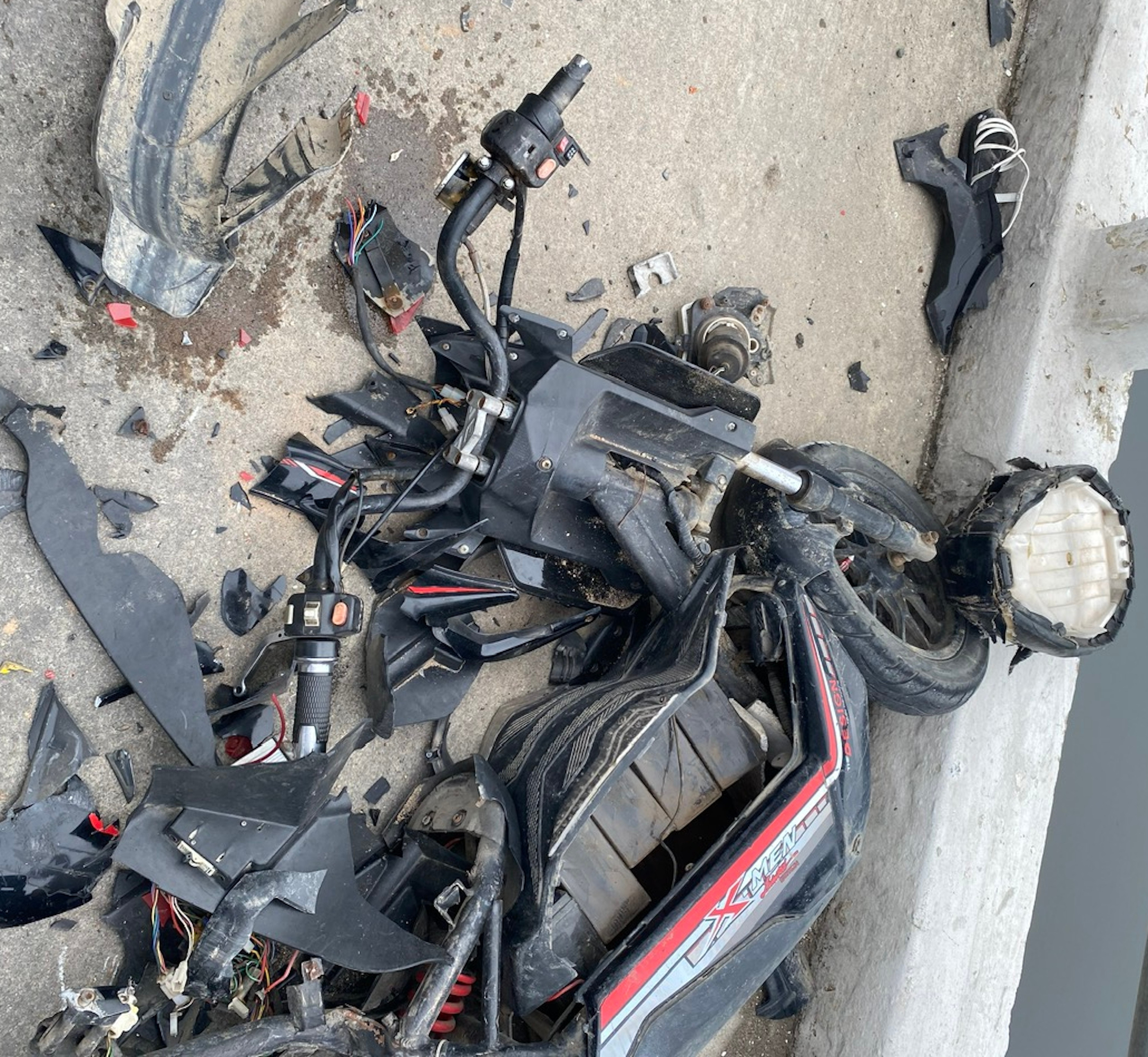 Xót xa nữ sinh ở Huế bị xe tải tông chết, gia đình không có tiền mua quan tài