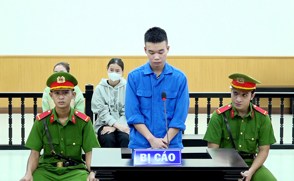 4 năm tù cho nghịch tử pha thuốc diệt cỏ vào nước uống nhằm giết cha 