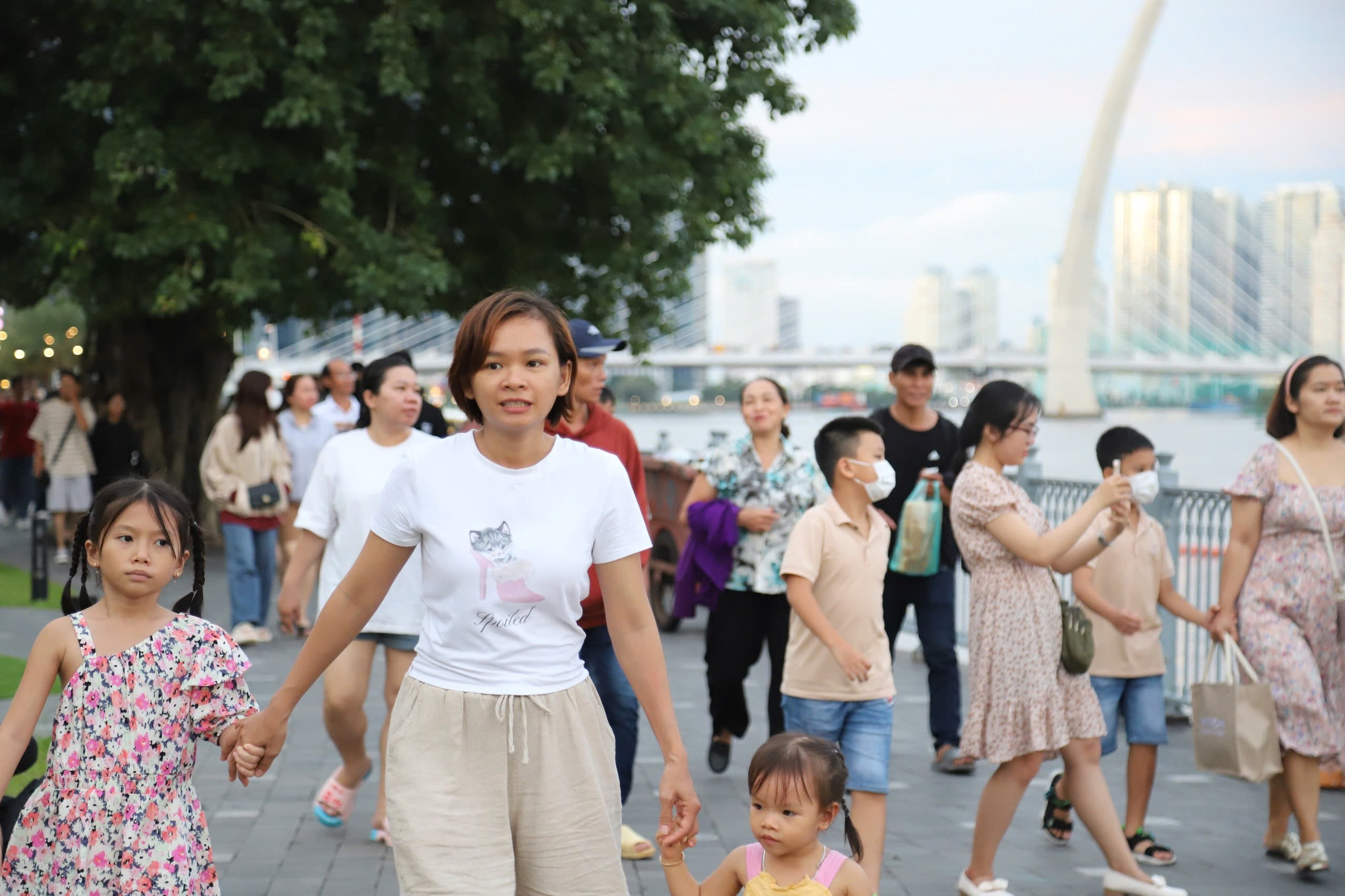 Dự báo thời tiết TP.HCM ngày 26/9: Nắng nhẹ, nền nhiệt cao nhất 32 độ C